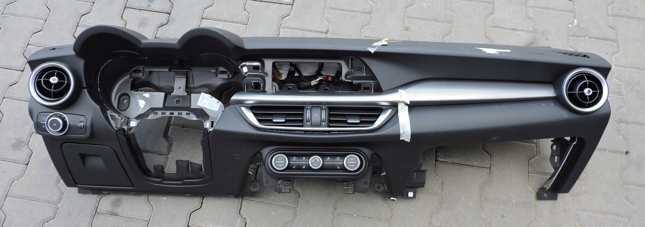 DESKA ROZDZIELCZA KOKPIT ALFA ROMEO STELVIO