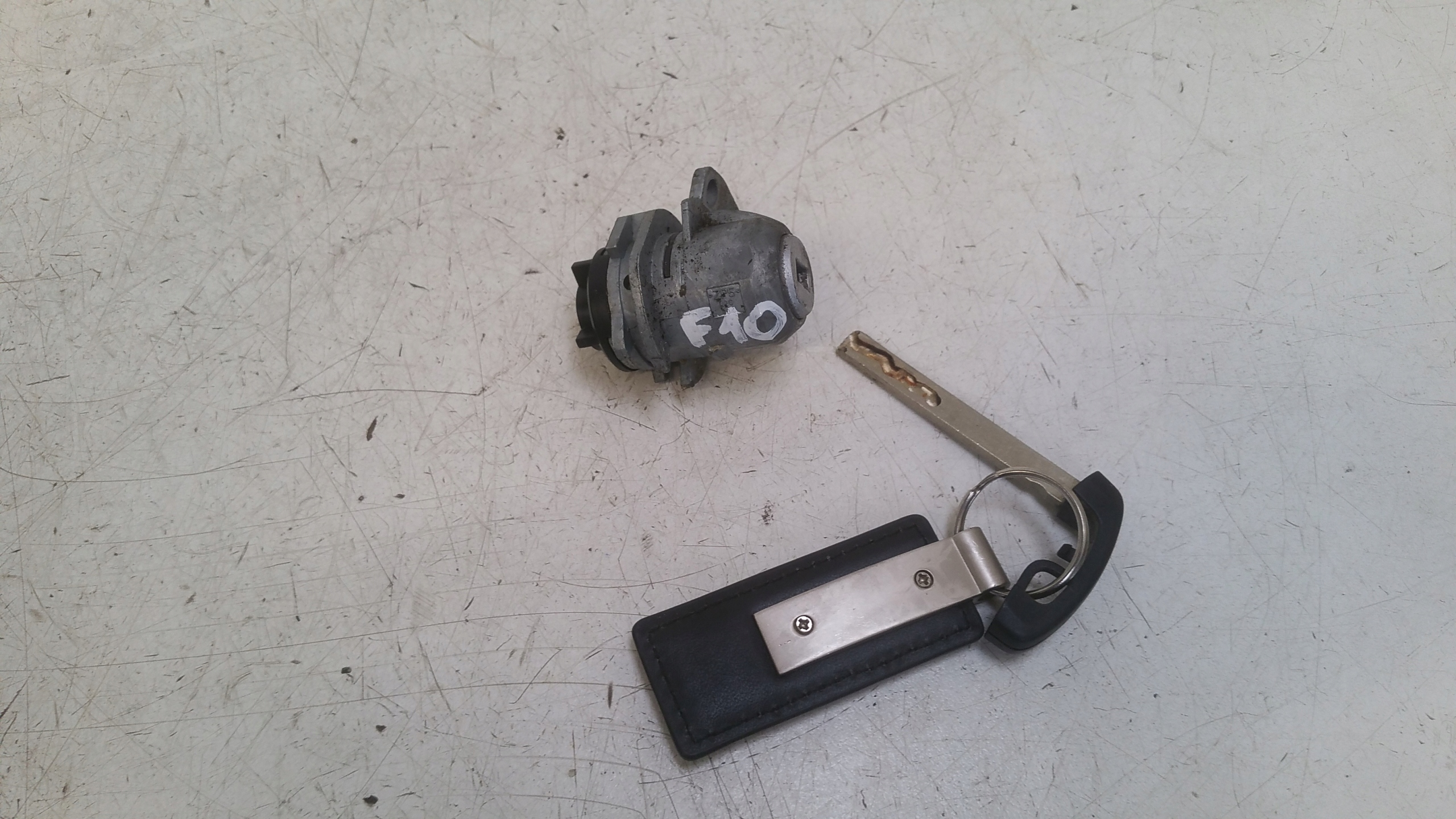 Insert Clé BMW F10 530
