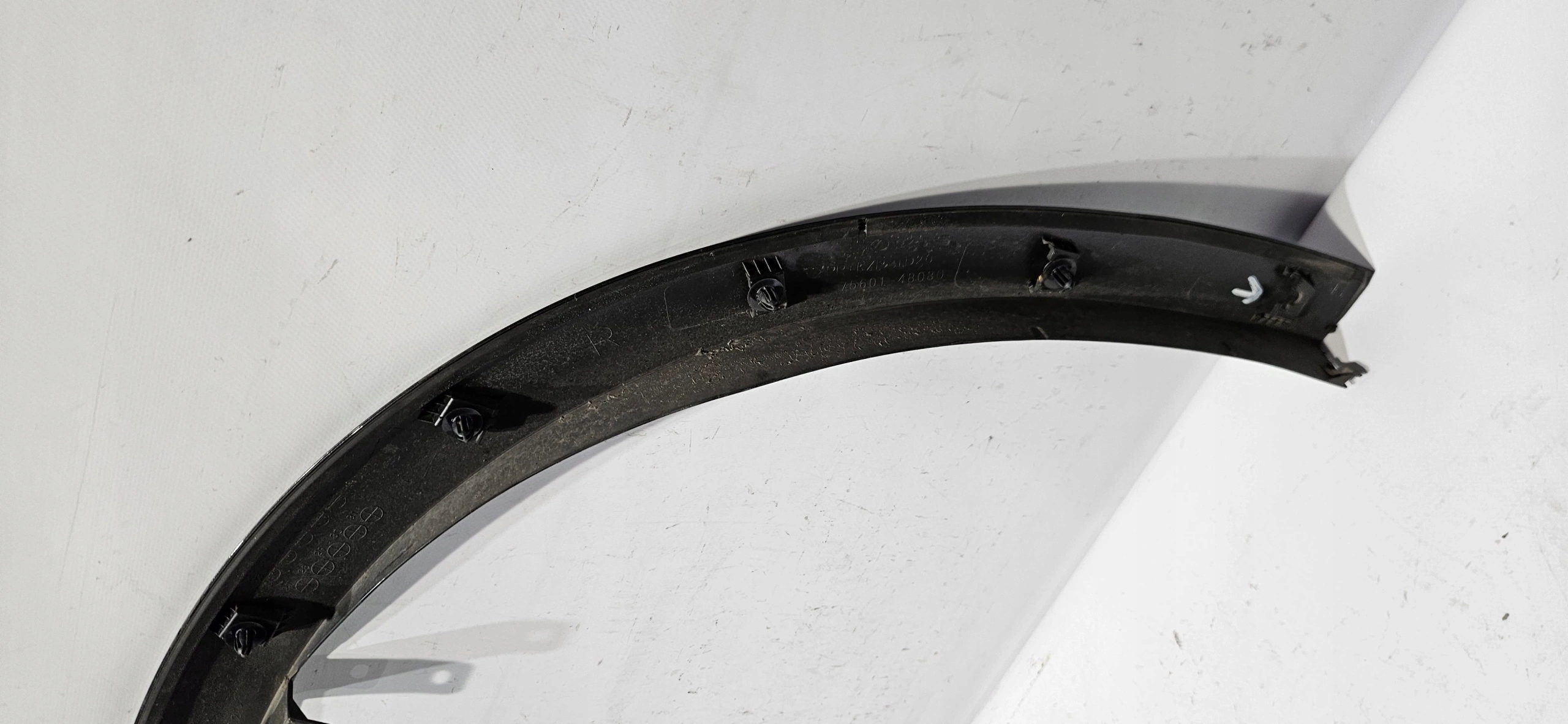 lišta blatníku pravý předek LEXUS RX V 22- 75601-48080