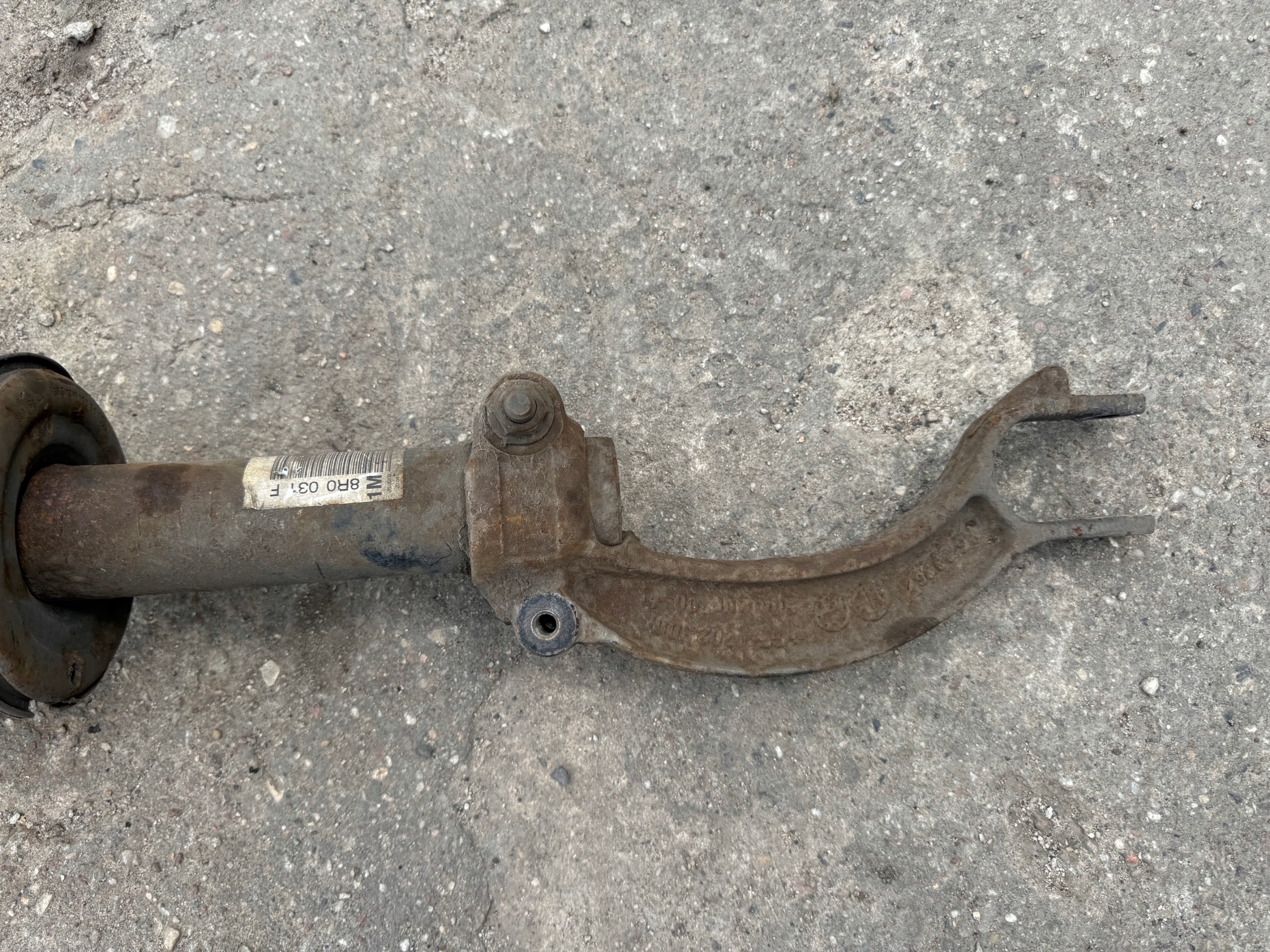 AUDI Q5 8R 2.0 TDI shock absorber right front front