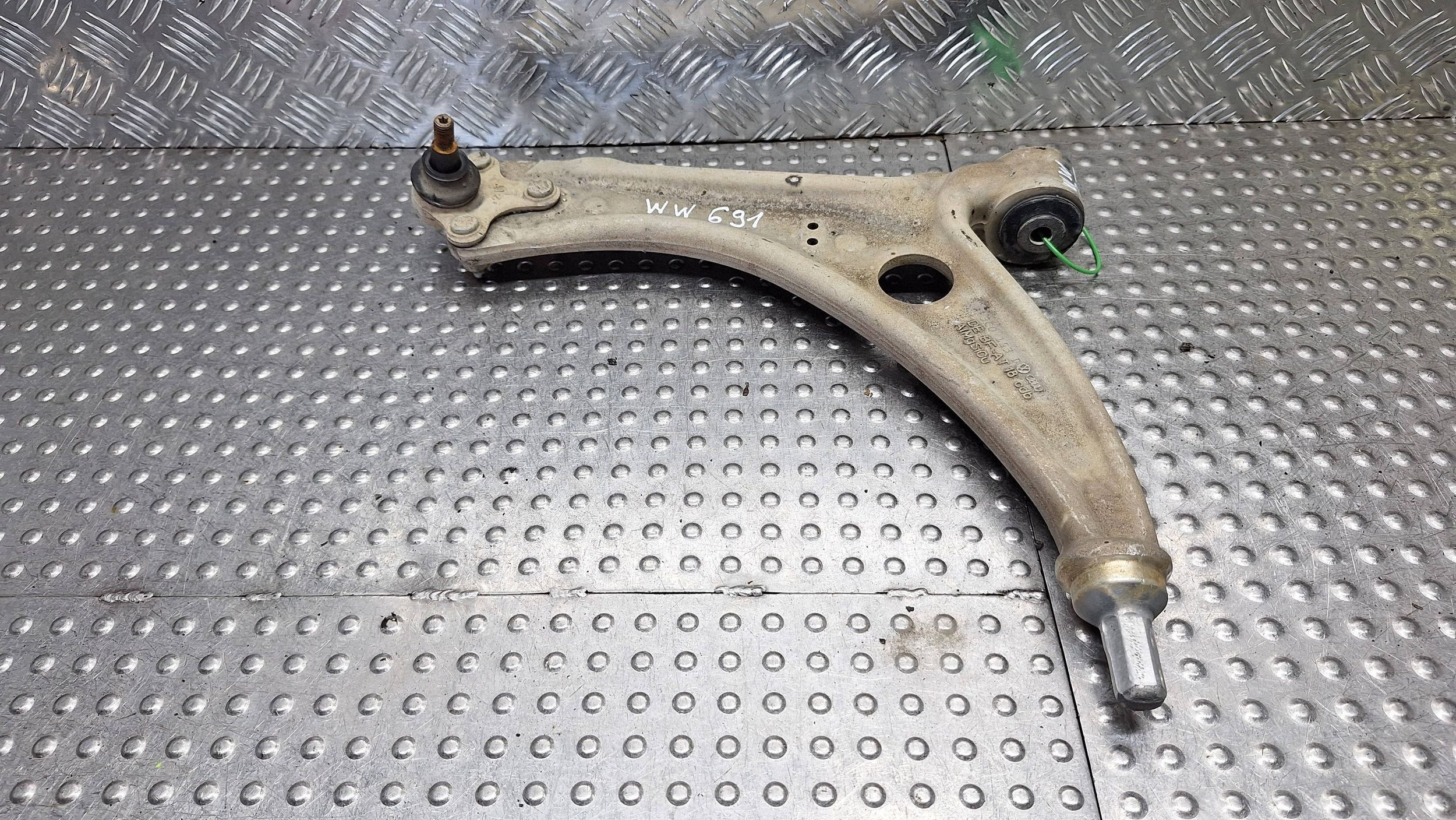 arm left front 3C0407153D VW PASSAT B7 AUDI Q3 8U