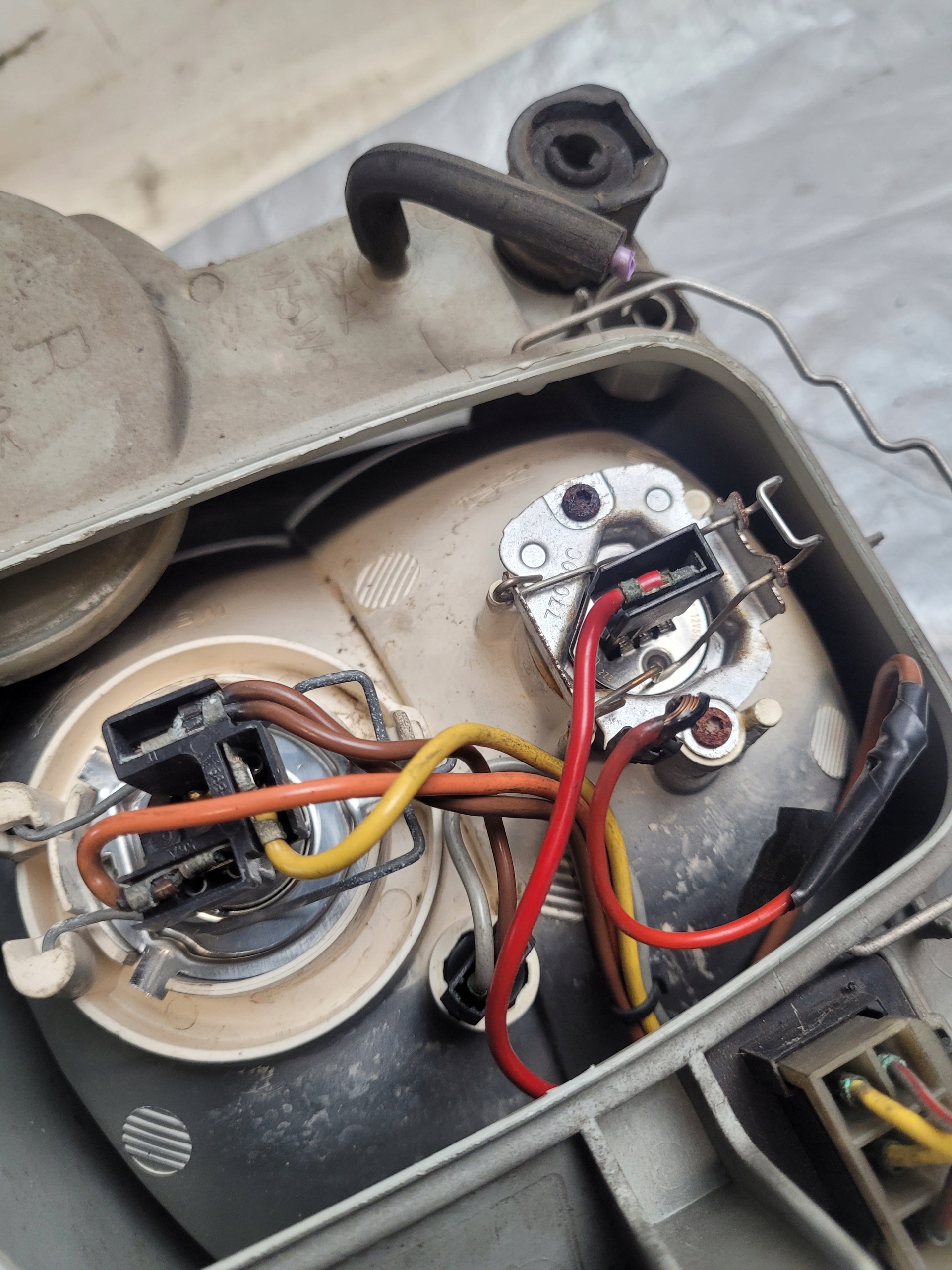 light right front MERCEDES VITO W638 97r.