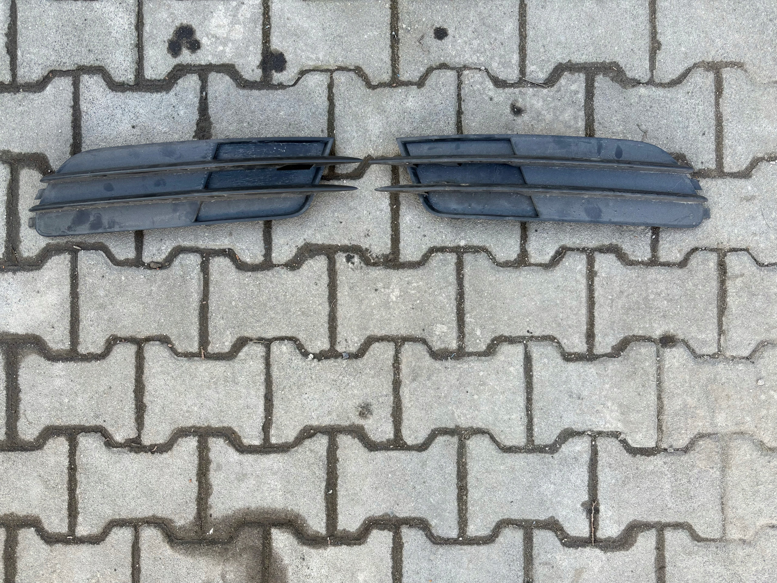 Audi A6 grid of a bumper front right left