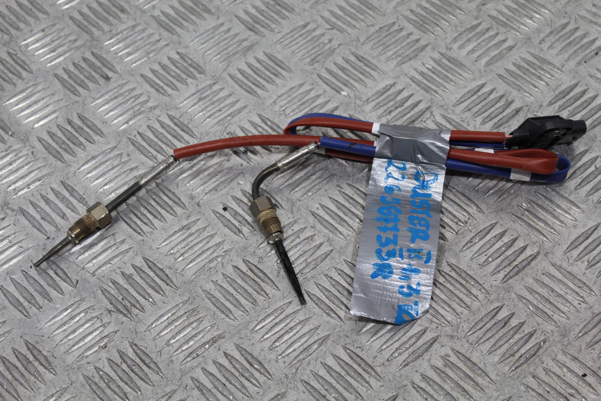 SENSOR TEMPERATURY GASE DACIA DUSTER II 2