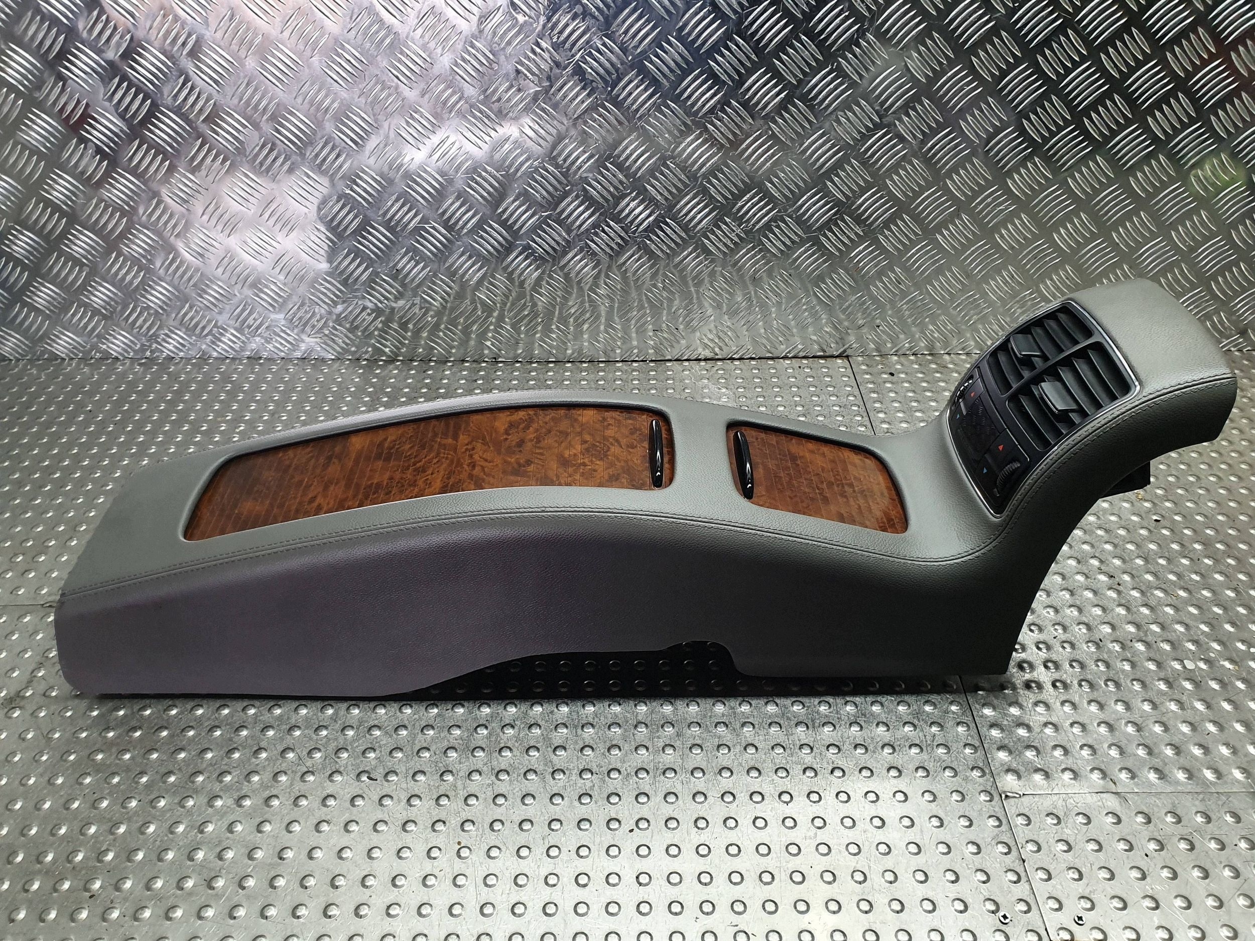 TUNEL central armrest rear part A2198600030 MERCEDES CLS W219
