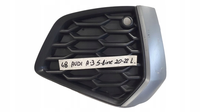 8Y0807681 - AUDI A3 S-LINE решітка бампера ліва передня