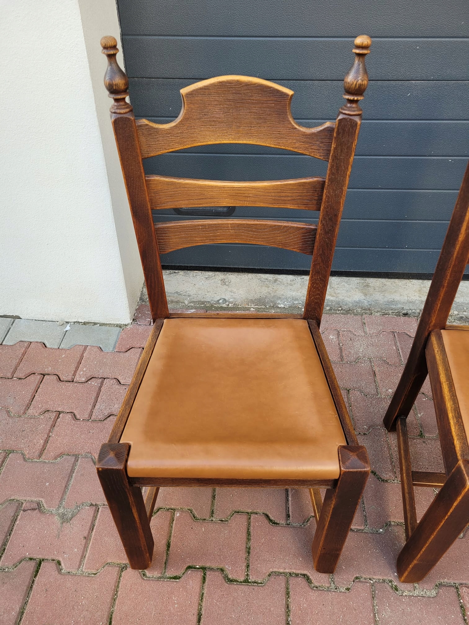 Cztery dębowe krzesła Kod producenta 23456321