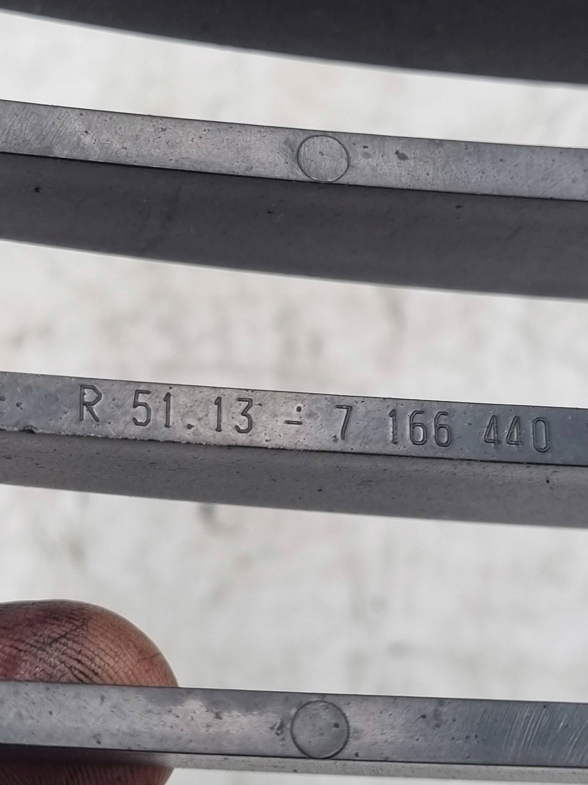 Nerki hűtőrács rács Komplet BMW E81 E82 E87 7166439 7179655 7166440 7179656