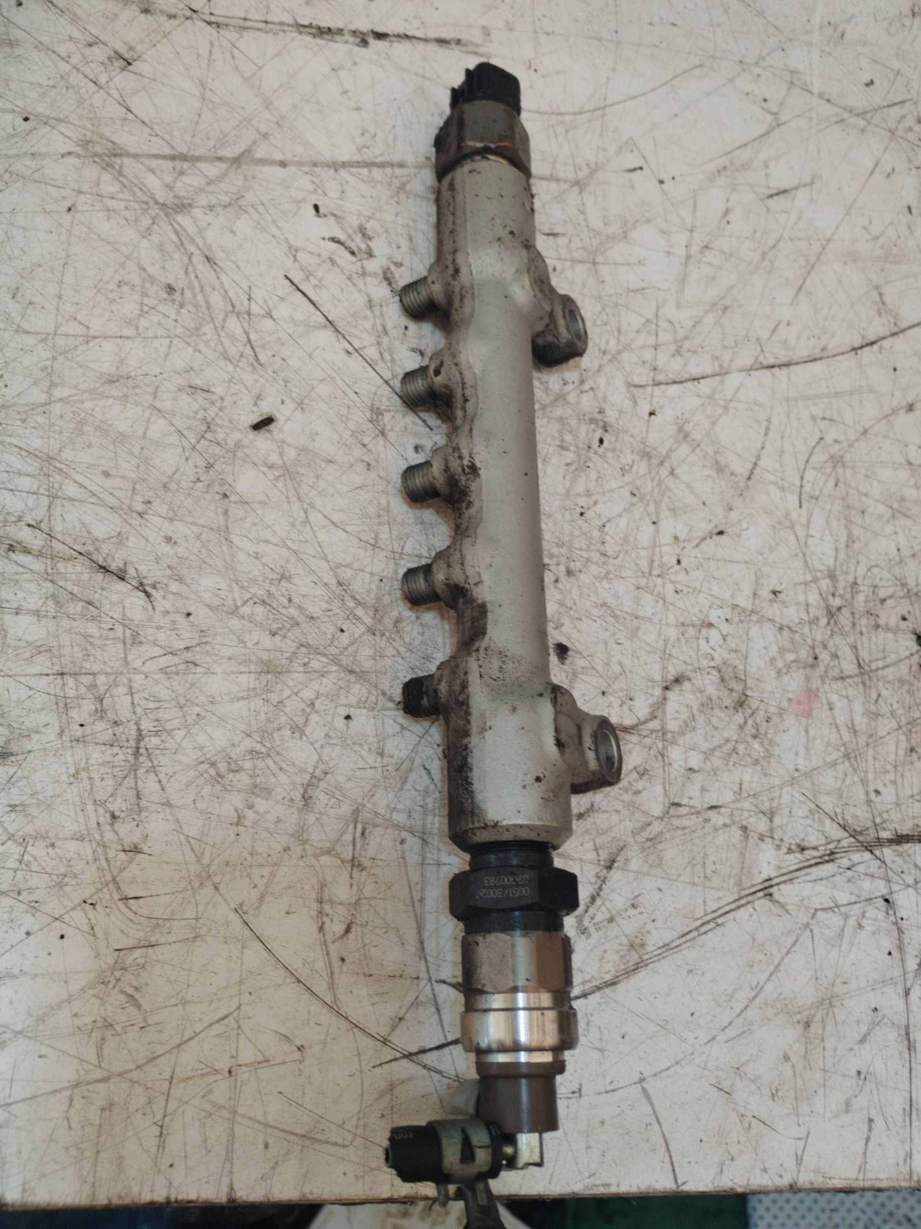 Toyota Avensis T250 2005 Rozdzielacz paliwa