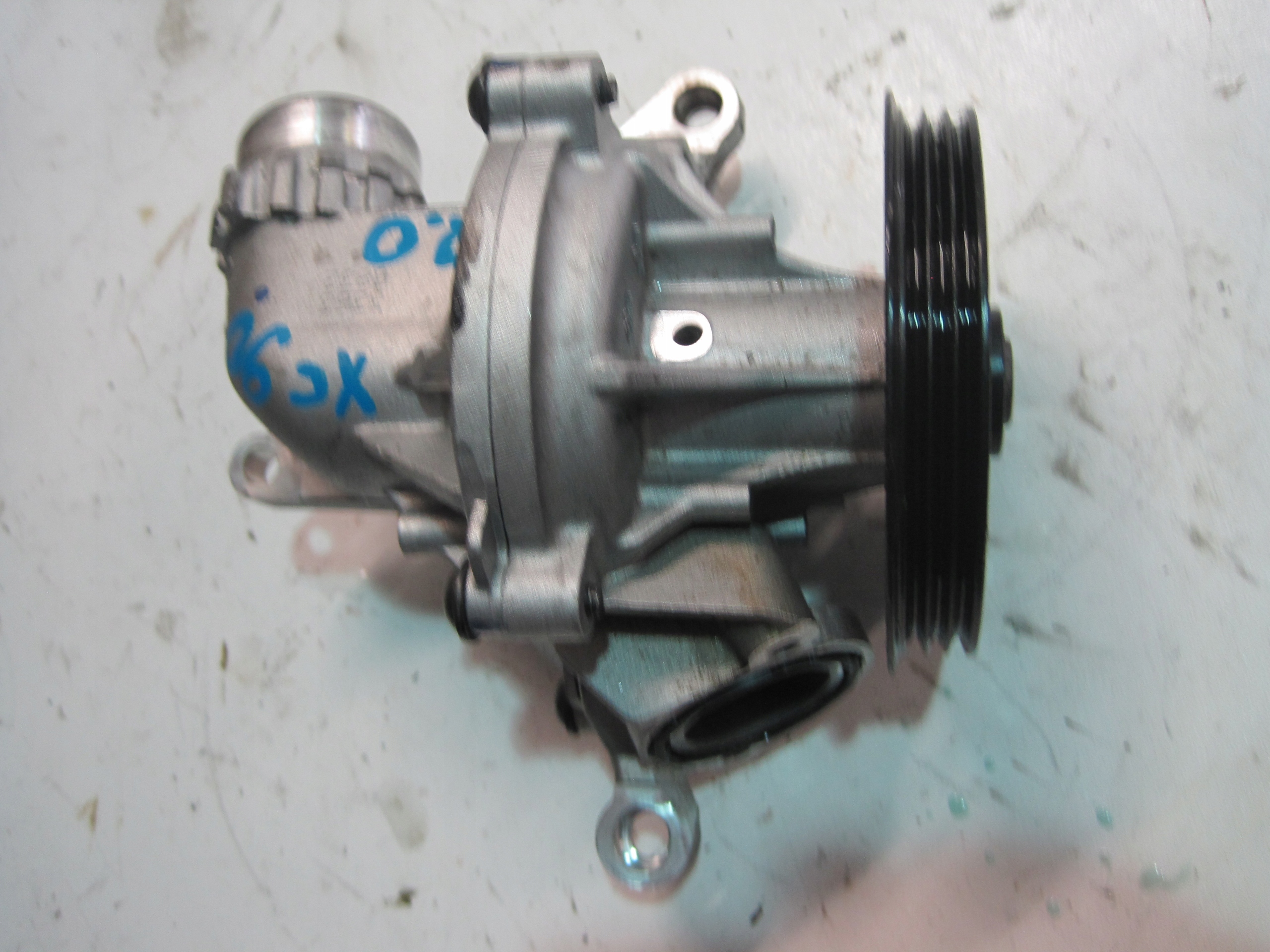 water pump VOLVO XC90 XC 90 II 32382368