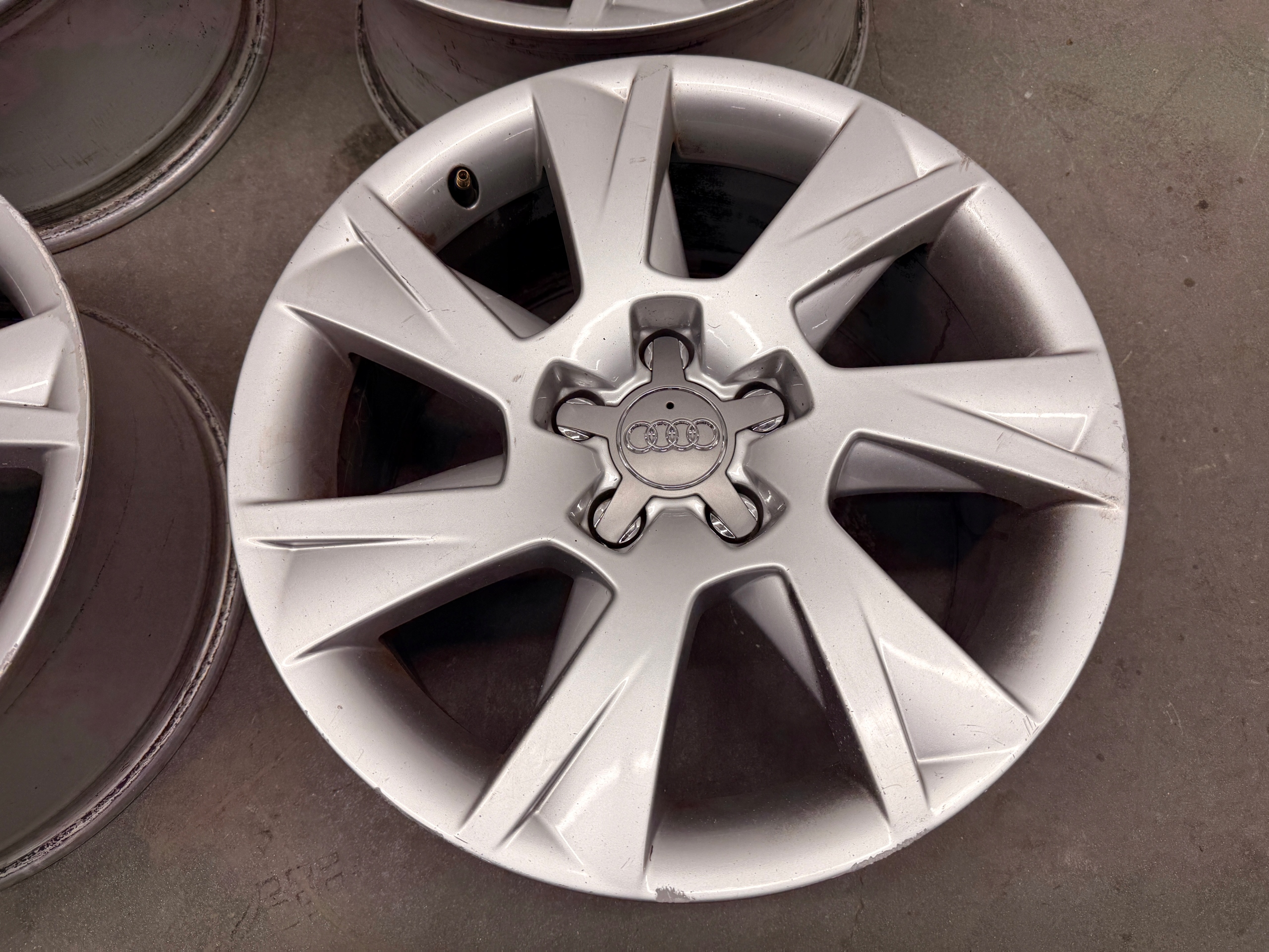Audi A5 8T discs 7.5Jx17 ET28 5x112 8T0601025C