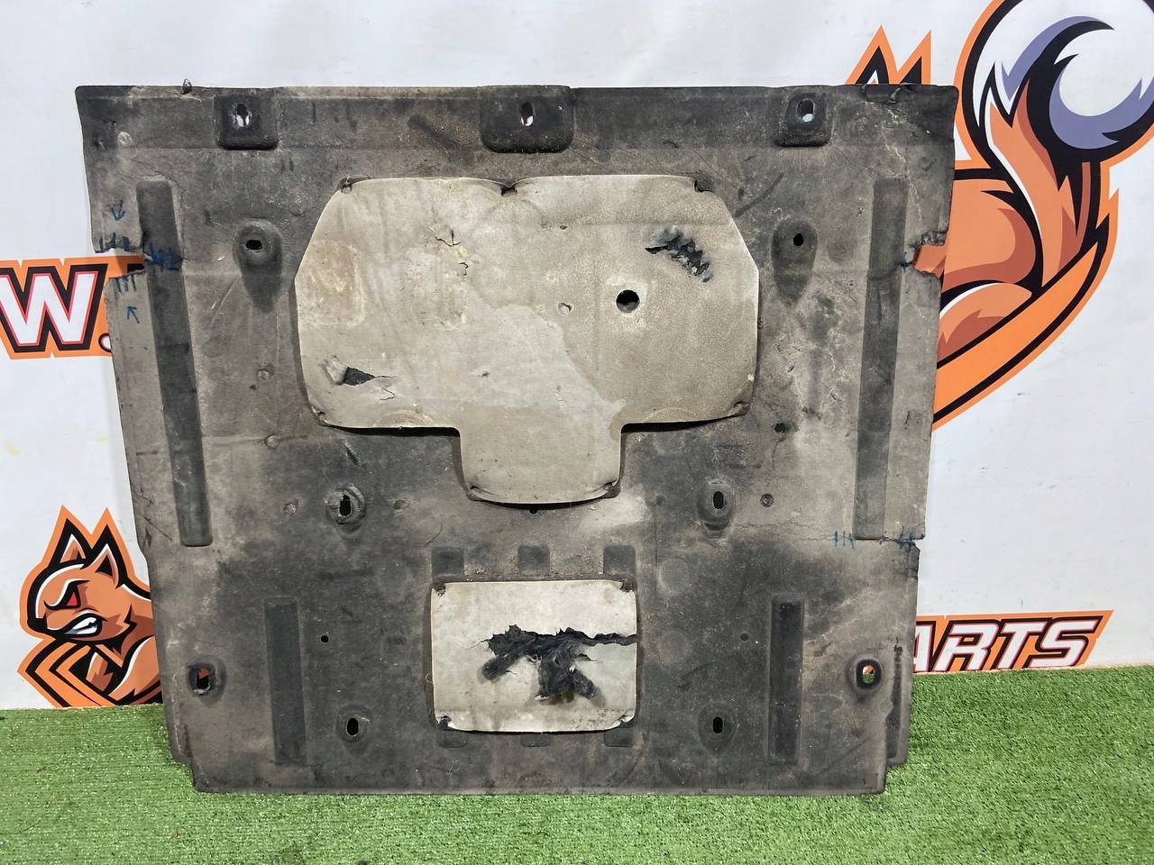 OSŁONA POD SILNIK JAGUAR I-PACE X590 J9D3-6B629-AD Numer katalogowy części T4K9978