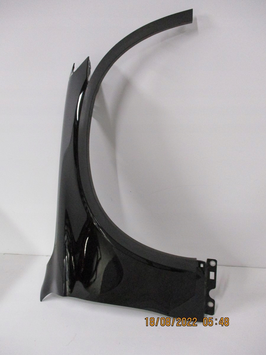 parafango Destra MERCEDES A253 A2538811201