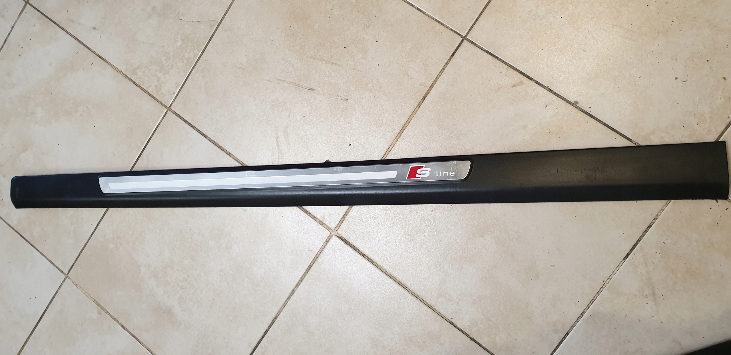 НАКЛАДКА ПОРОГА ЛІВА ЛІВИЙ ПЕРЕД AUDI A6 C6 S-LINE