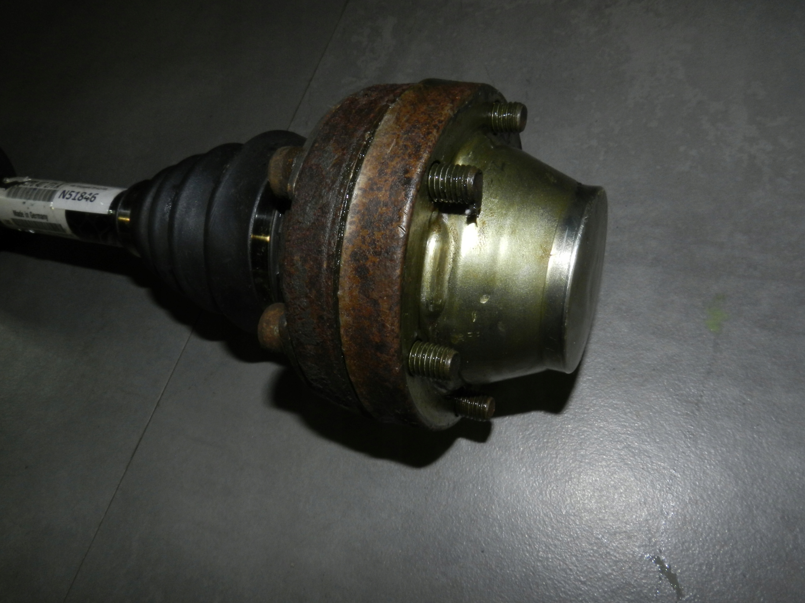 VW TOUAREG 7P semi-axis front 7P0407271A