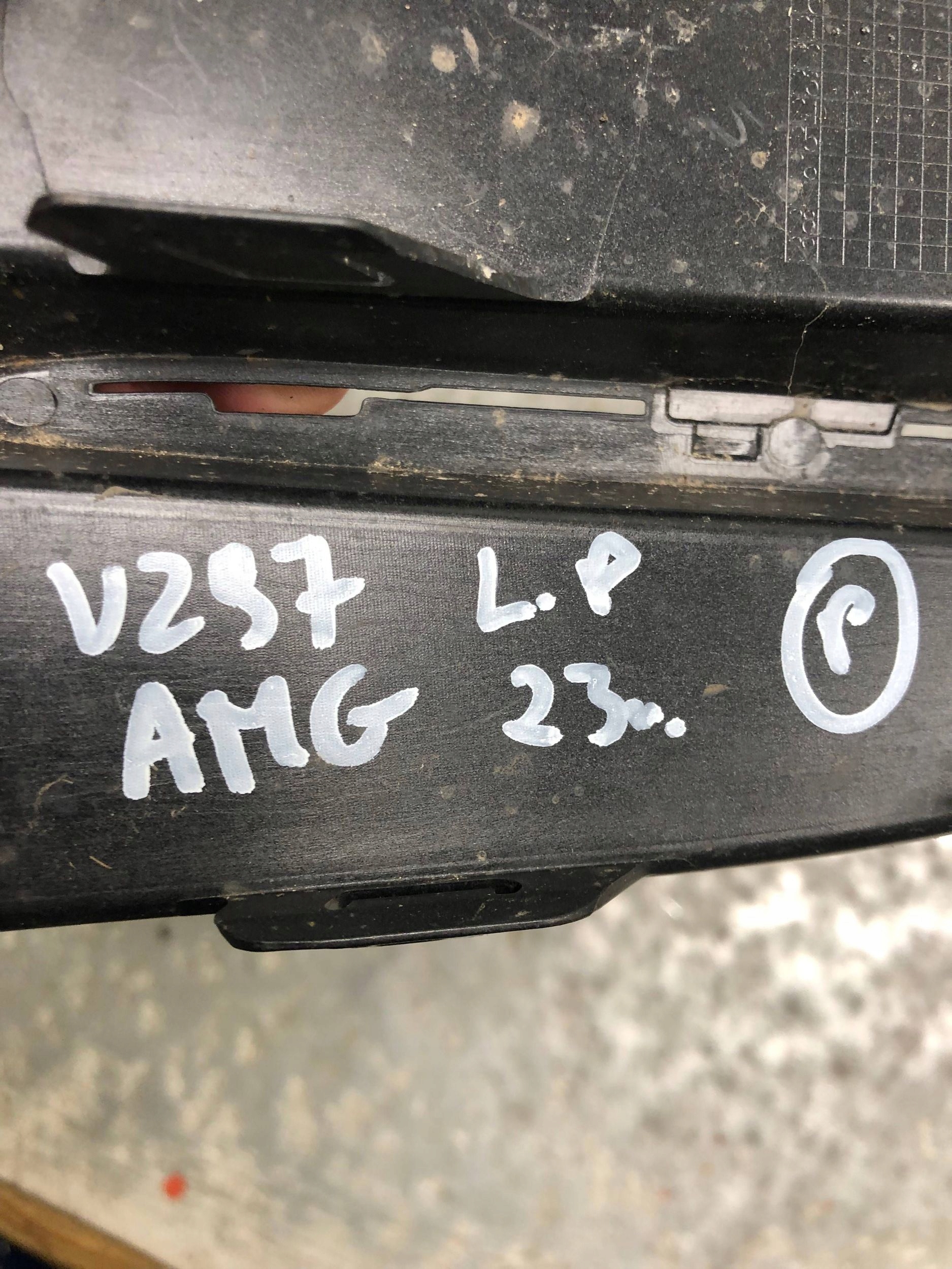 grid of a bumper left front MERCEDES V297 EQS A2978852102