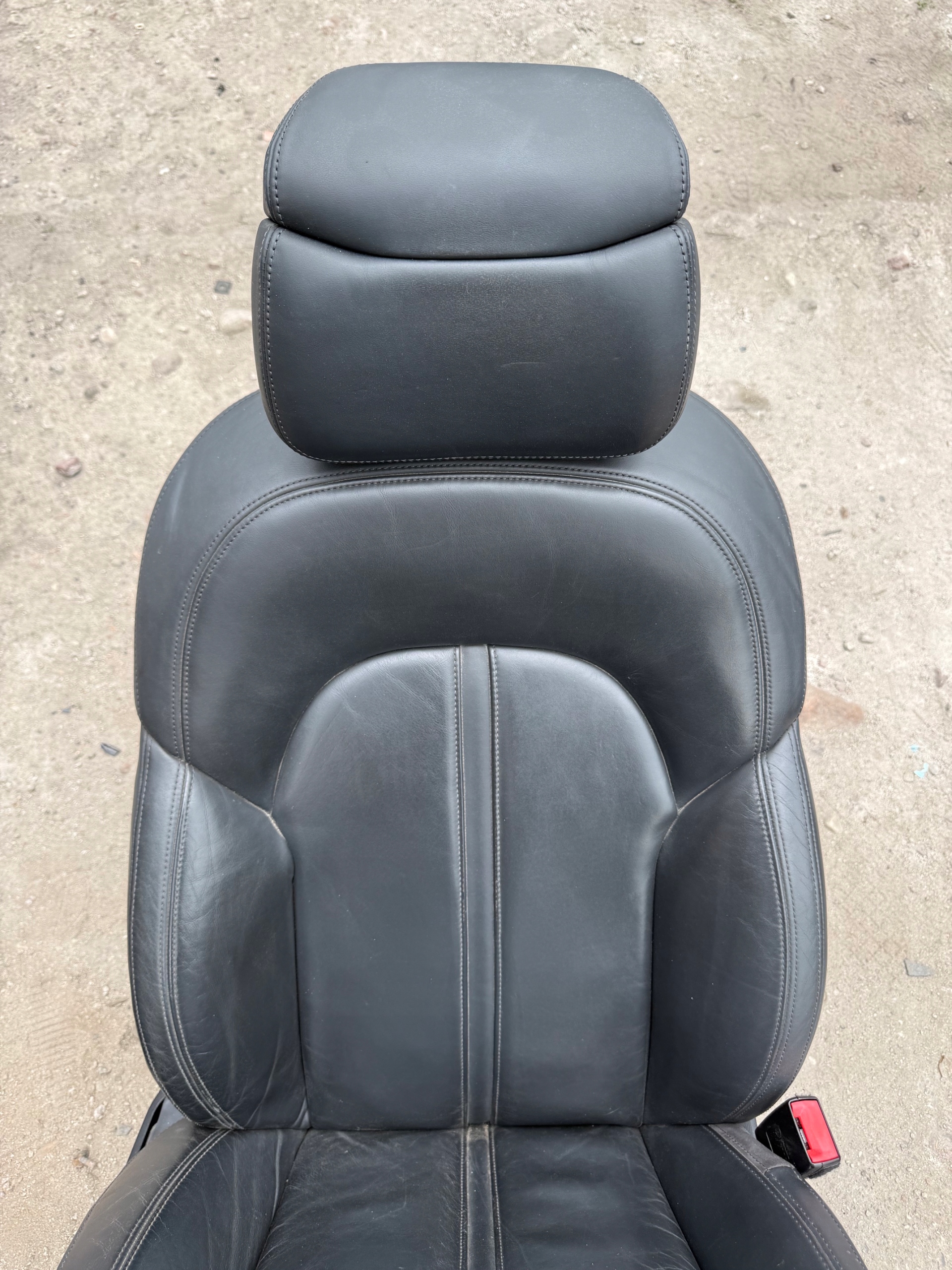 AUDI A8 D4 seat of the passenger right front leather black electrical