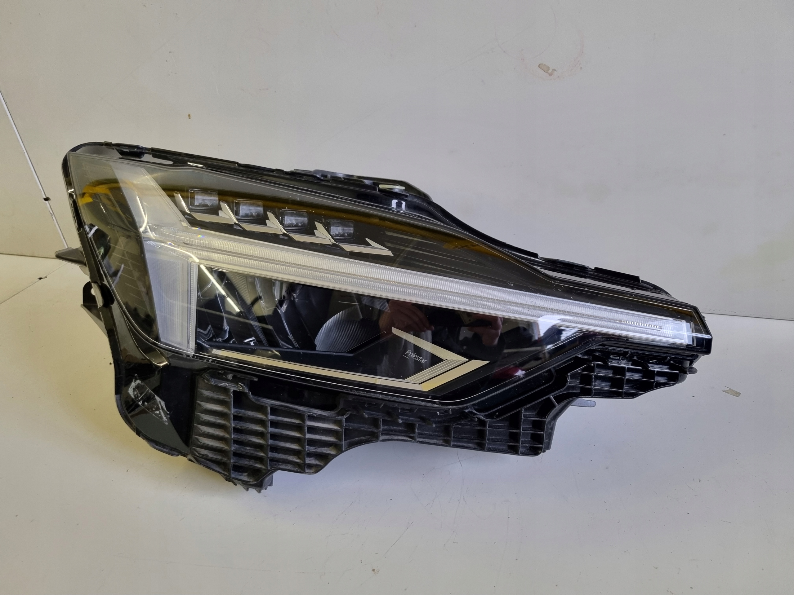 LAMPA PRAWY PRZÓD PRZEDNIA VOLVO POLESTAR 2 II FULL LED P31698077 Numer katalogowy części P31698077
