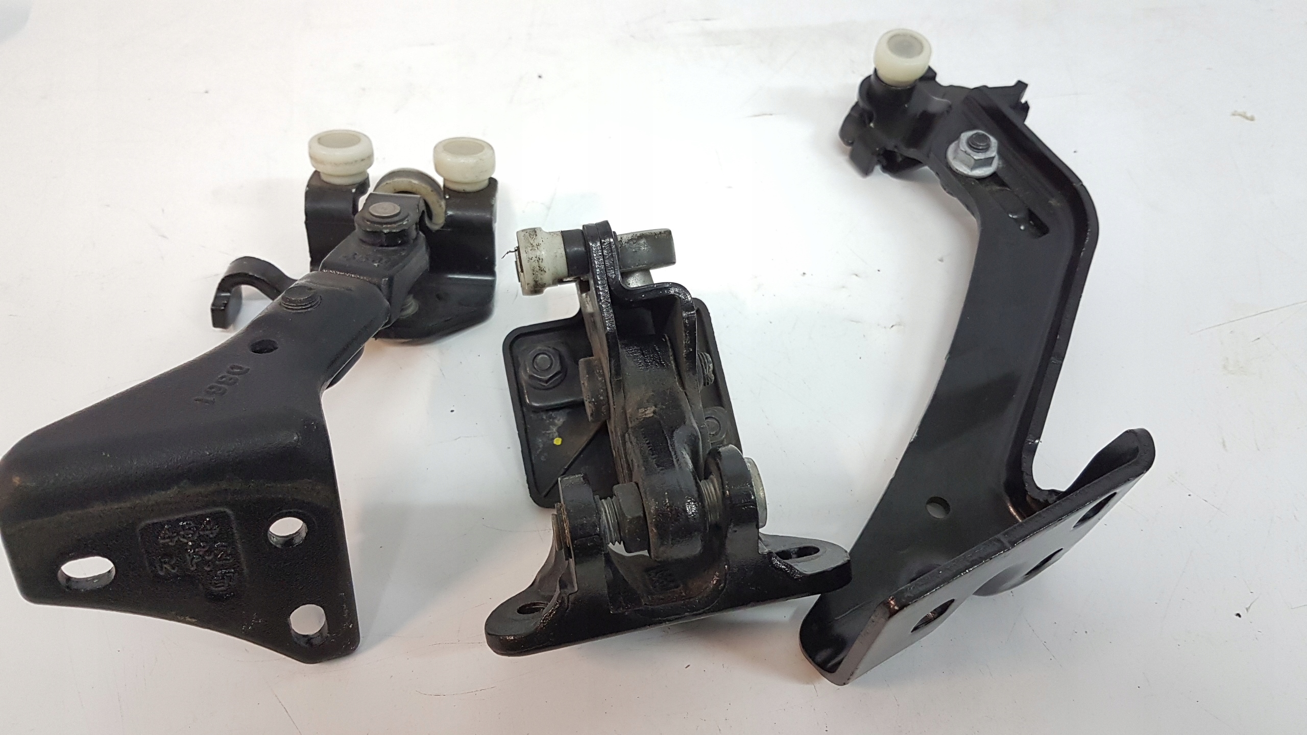 FIAT DUCATO III KOMPLET ROLEK DRZWI PRZESUWNYCH Part manufacturer Fiat original OE