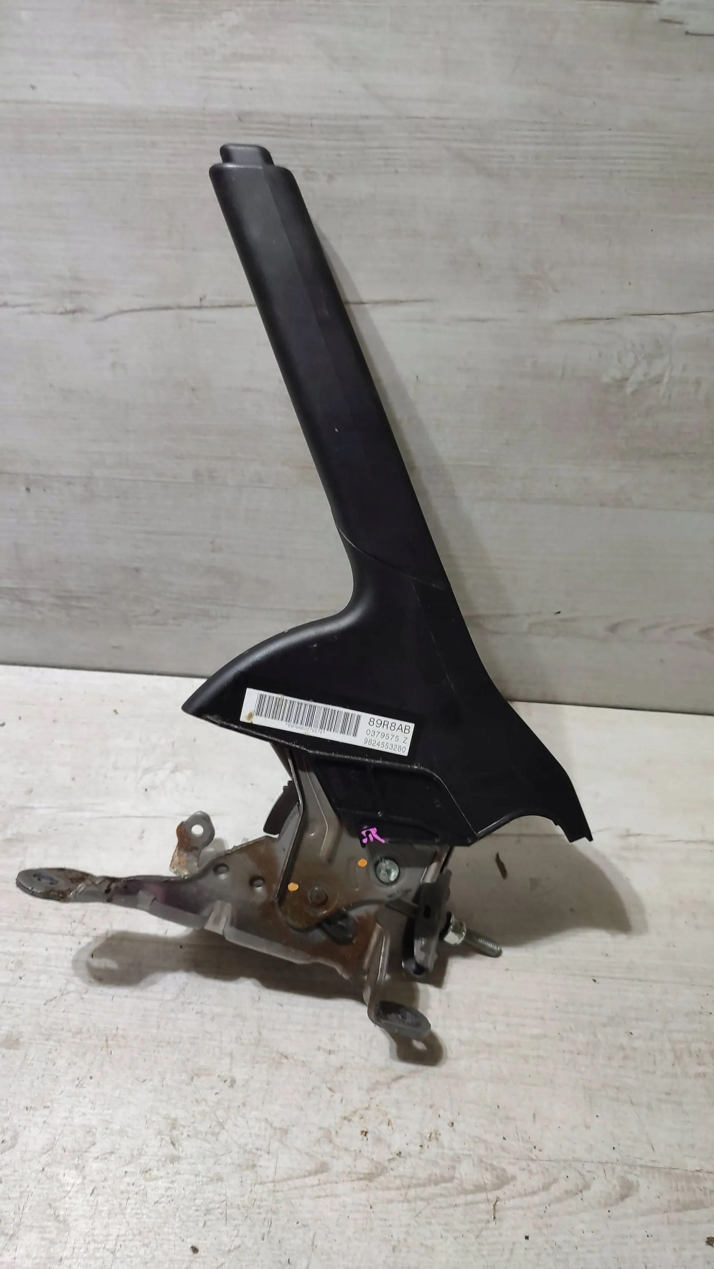 Peugeot 208 II 23r 1.2 páčka elektrická brzda