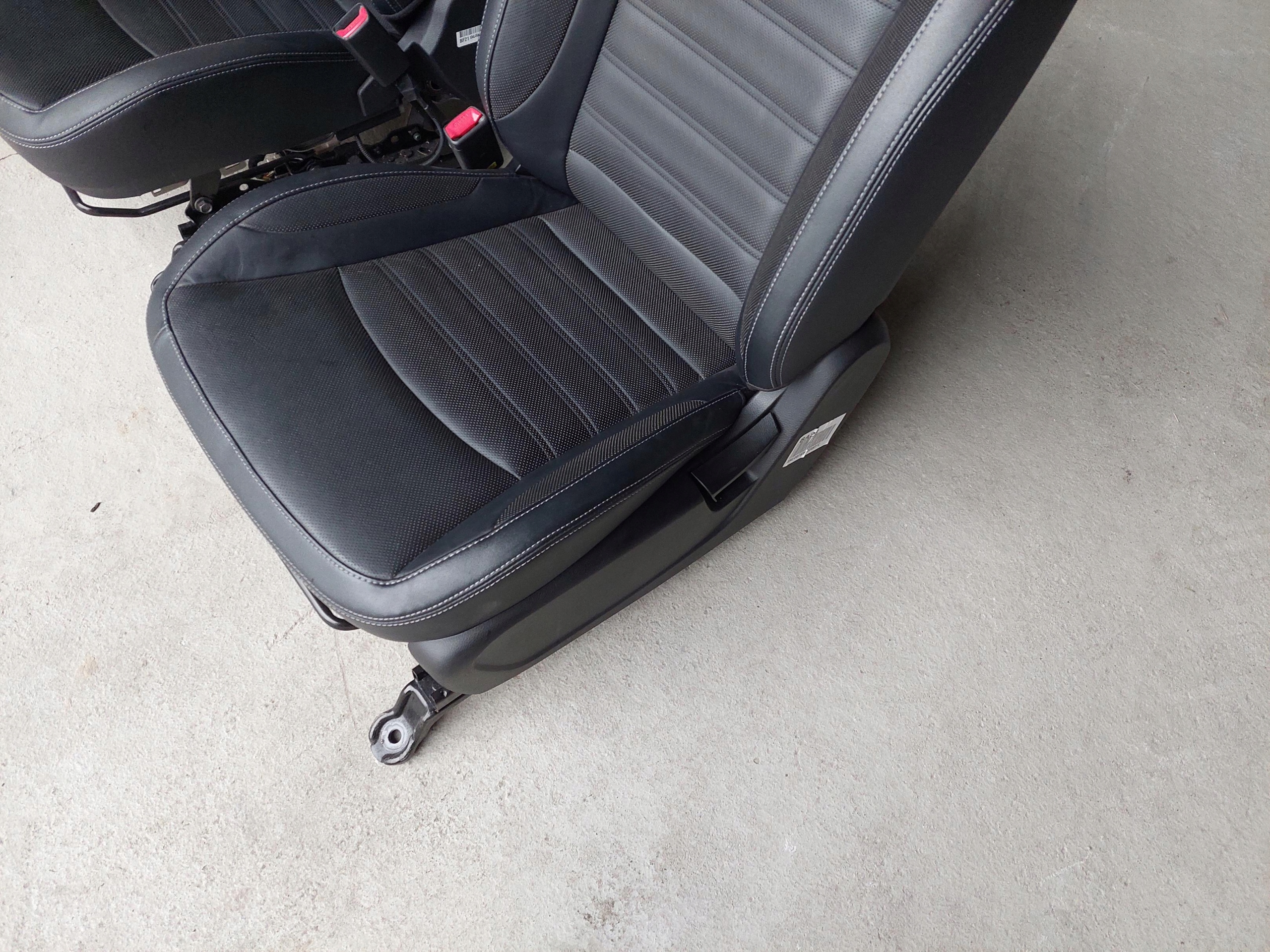 seat front left right GRZANY SSANGYONG TIVOLI XLV