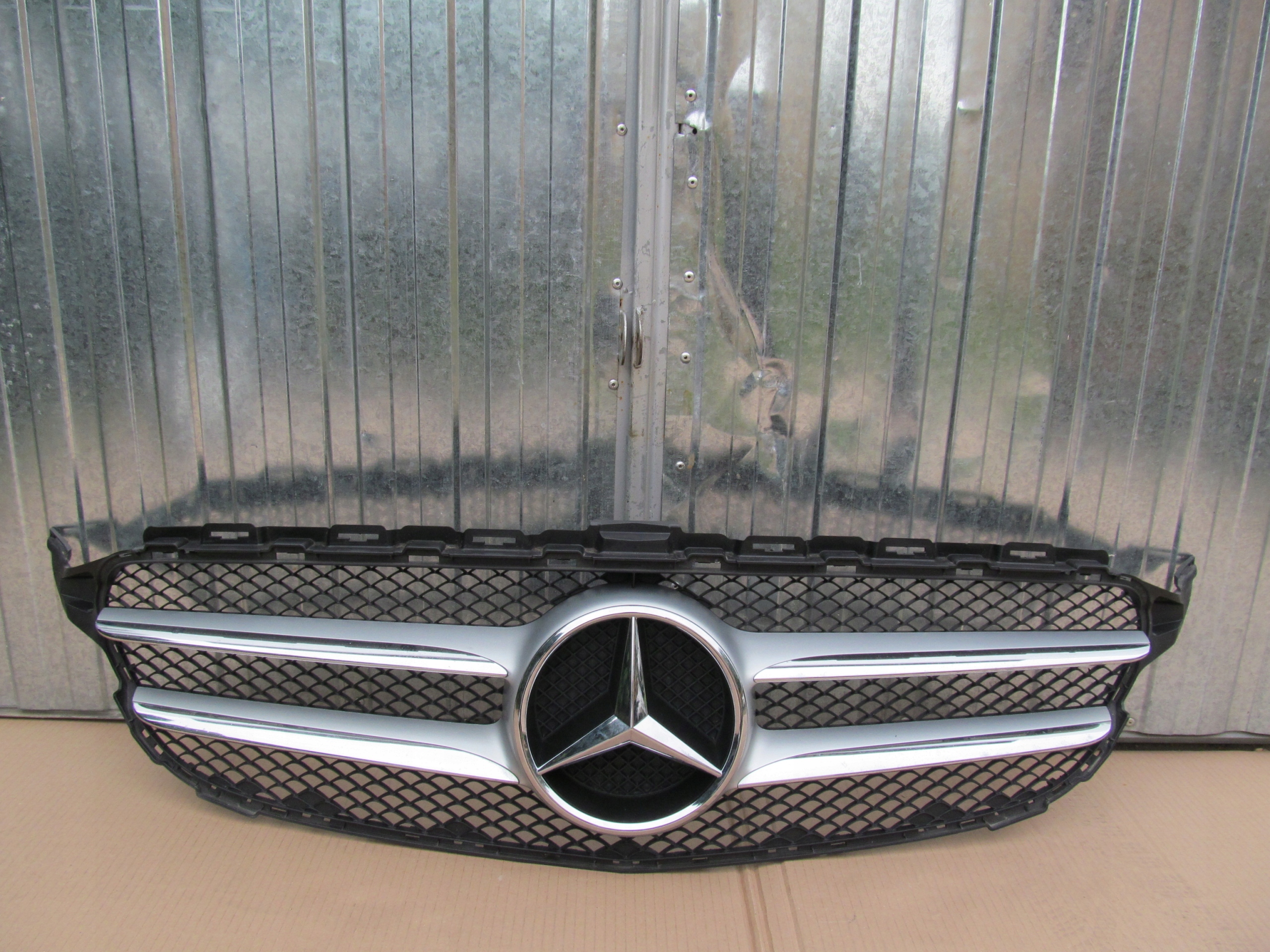 C класс W205 решетка радиатора