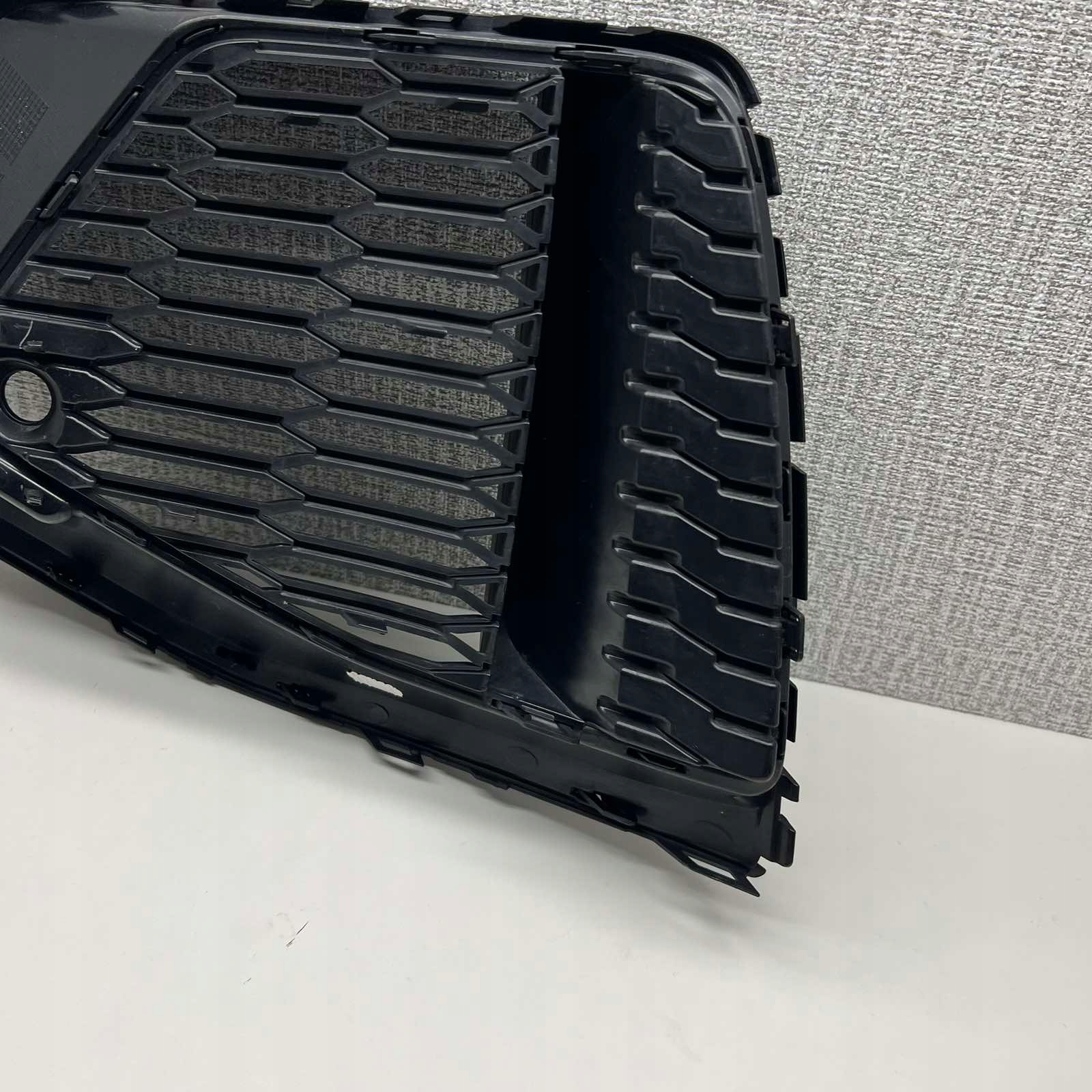 AUDI Q8 S-LINE SQ8 2018-2023 grid bumper front 4M8807682A