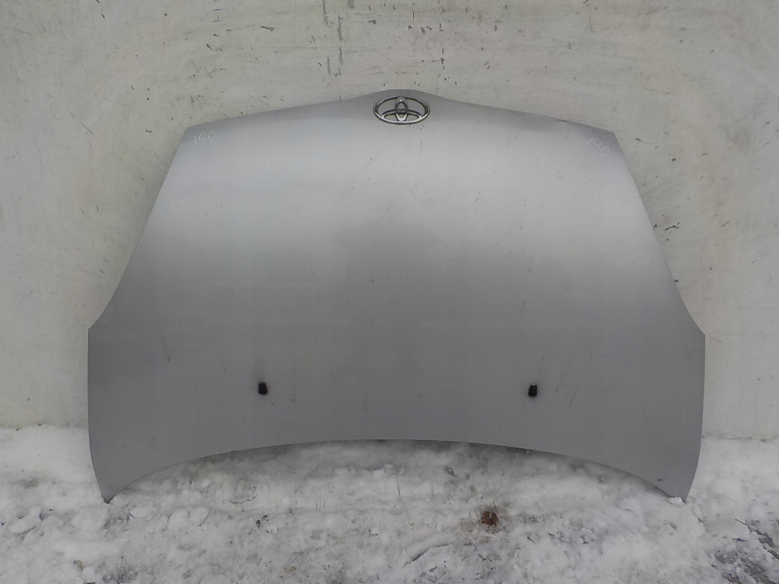 190 TOYOTA YARIS e VERSO Cofano