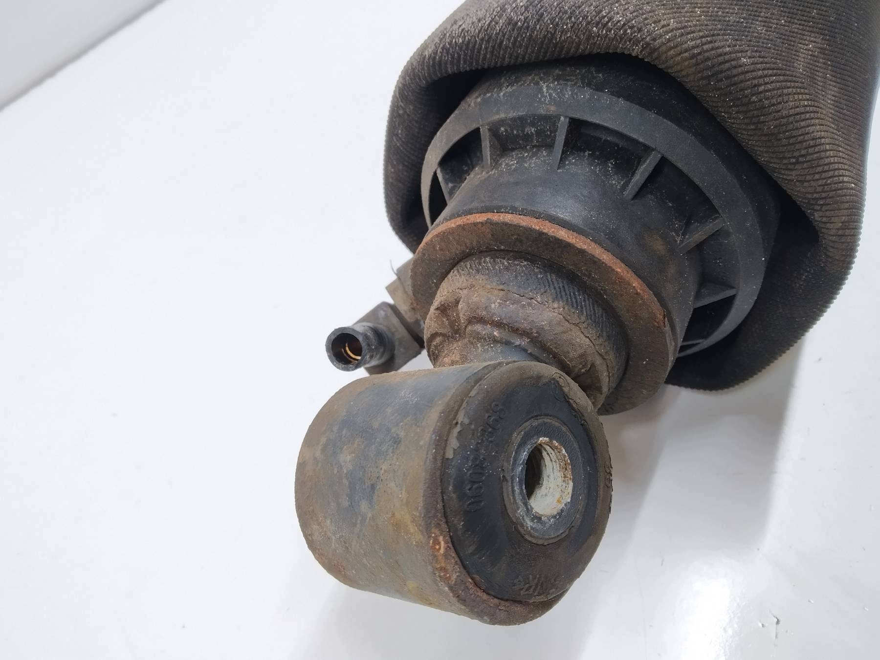 shock absorber silent block cabs front 1931023 DAF XF 106 Euro 6 440