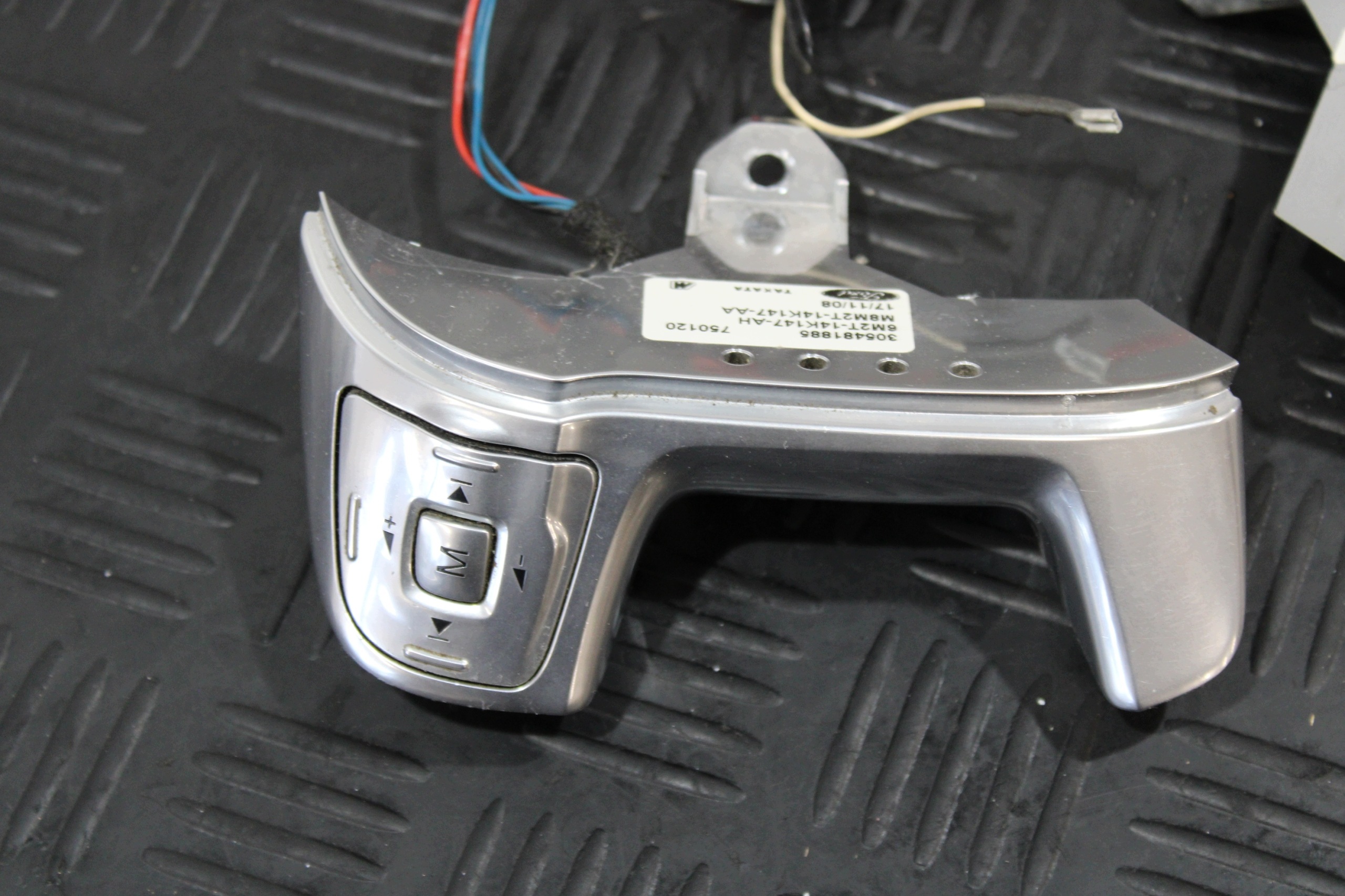 MULTIFUNKCJA des lenkrads 6M2T-14K147-AH FORD S-MAX MK1 2,2 TDCI
