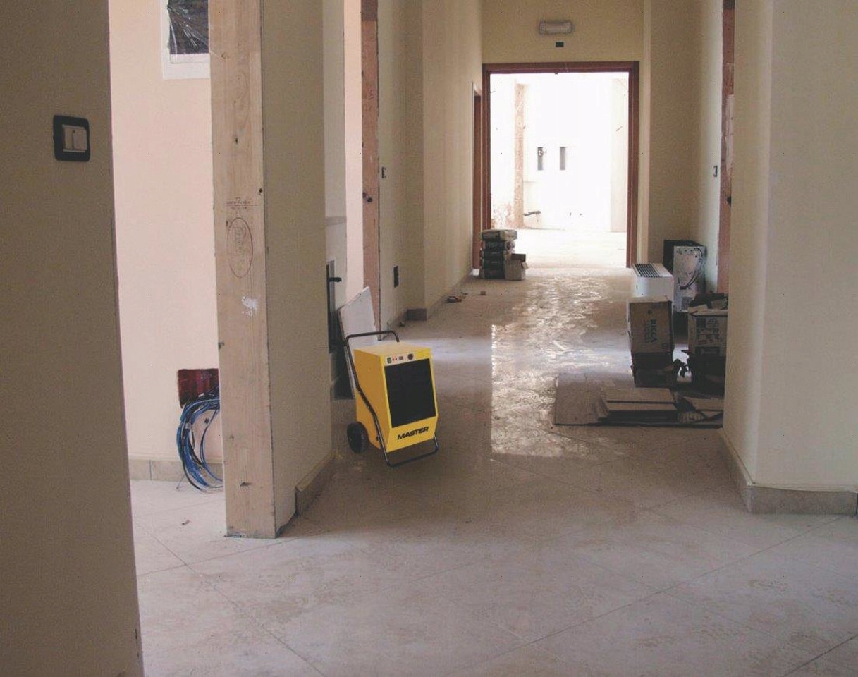 OSUSZACZ POWIETRZA MASTER DH 92 Wydajność 80 l/24 h