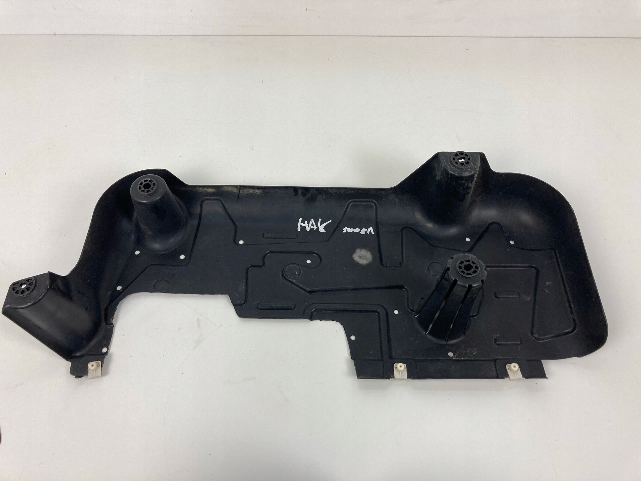 PEUGEOT 5008 II Blende Abdeckung Behälter 9809532080
