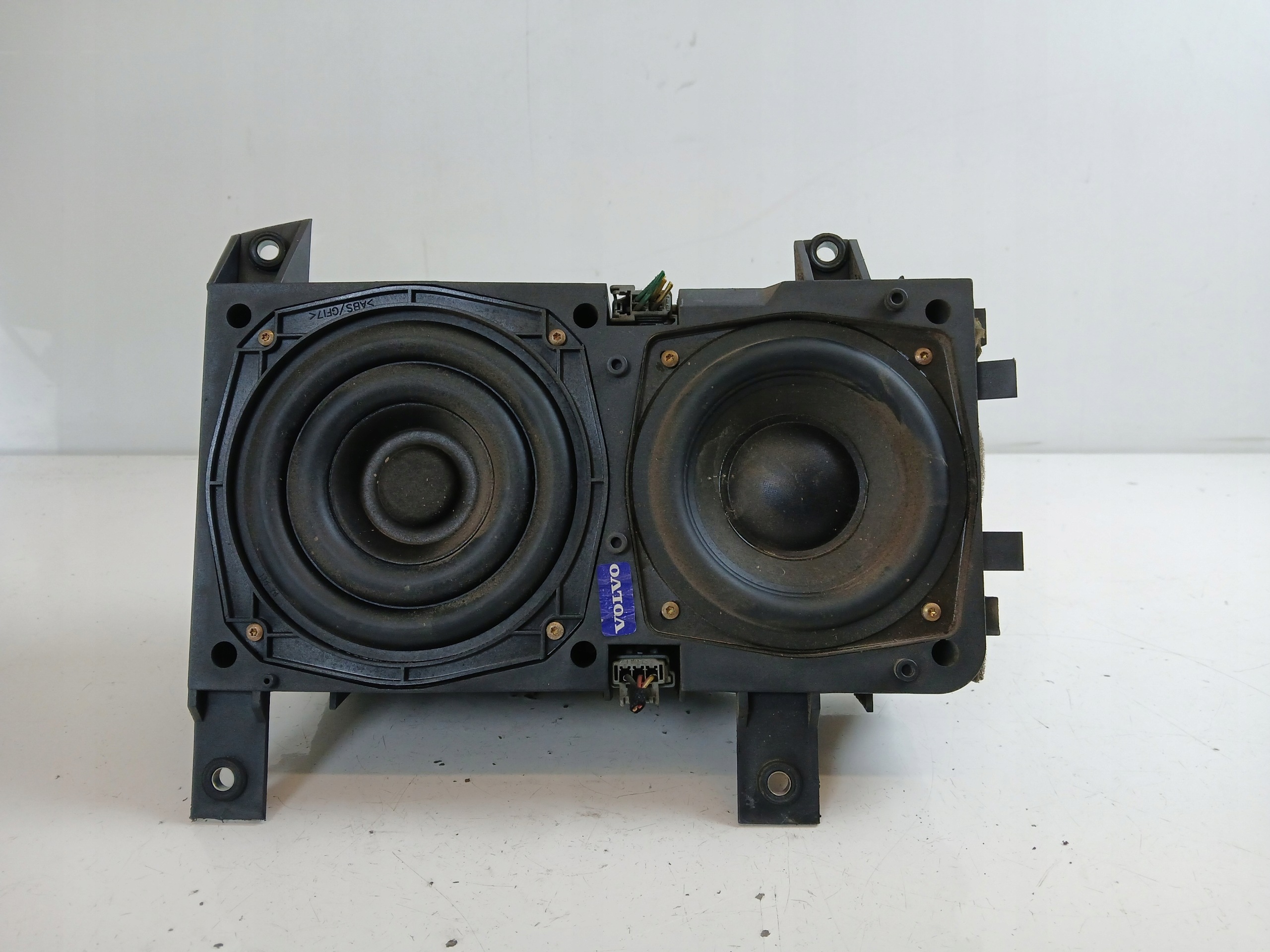 VOLVO V40 S40 and speaker SUBWOOFER 30630166