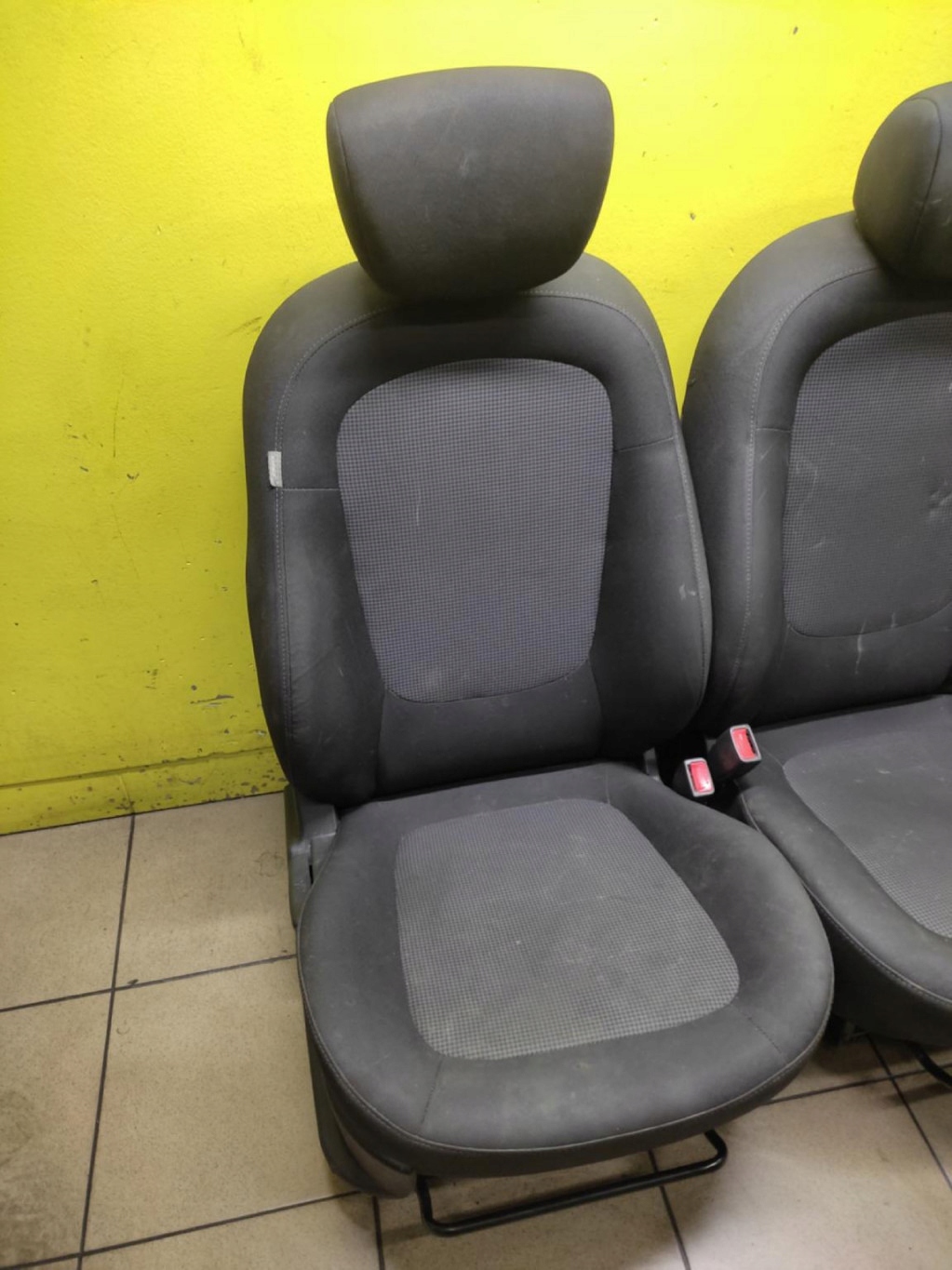 HYUNDAI I20 seats front