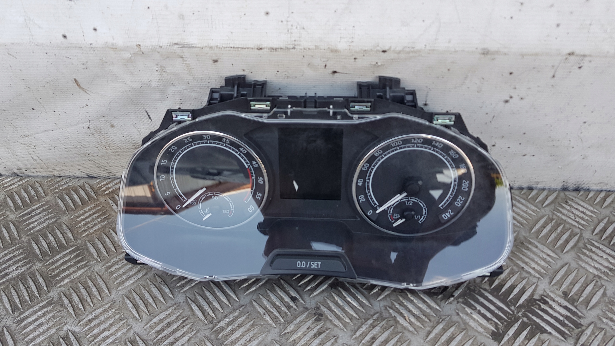 SKODA SCALA dials clock 1.6 TDI 654920741a