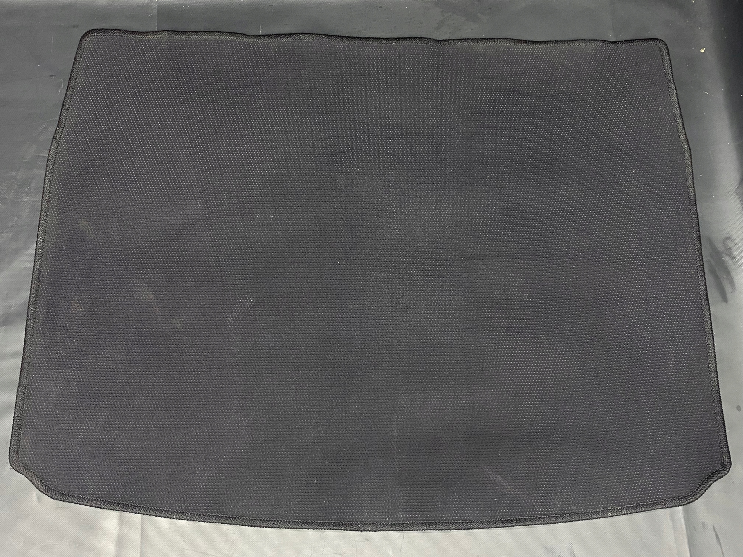 Mata do bagażnika MERCEDES-BENZ OE A1776842100 Numer katalogowy producenta A1776842100