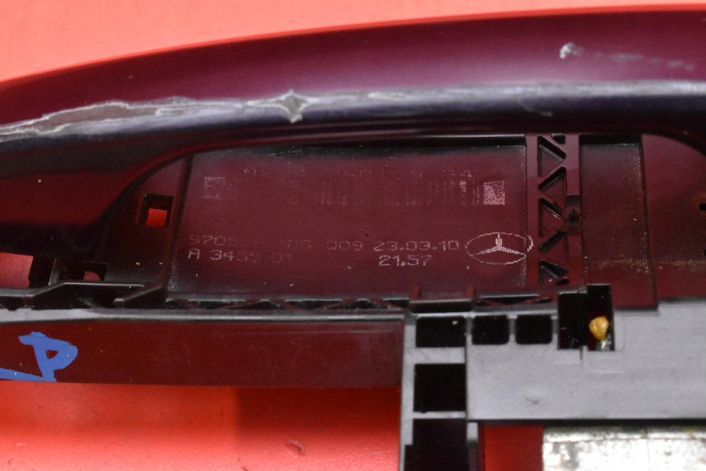 handle left front front GRANATOWA MERCEDES C-KLASA W204 07-12