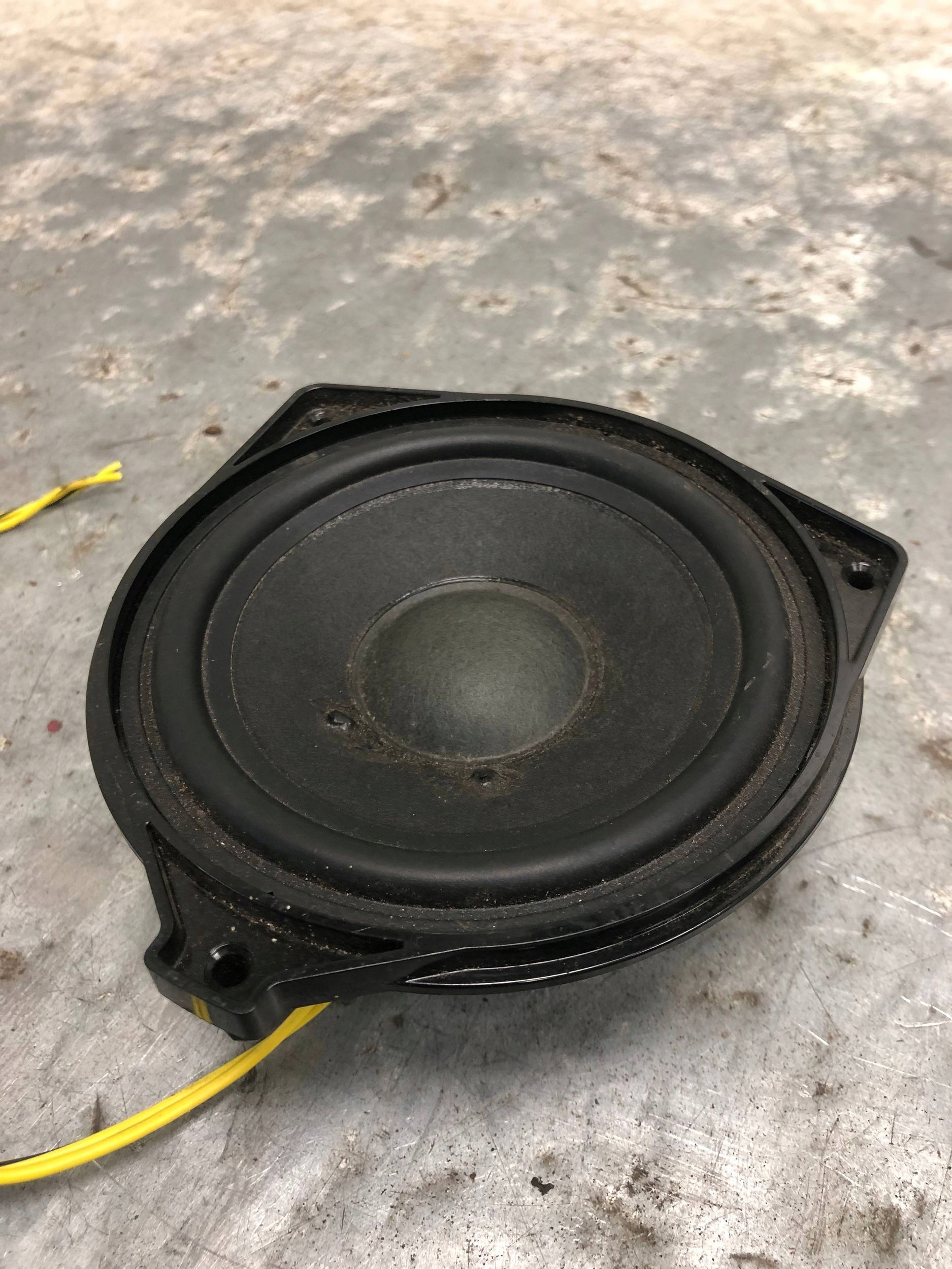 speaker rear part MERCEDES W238 A2228200602