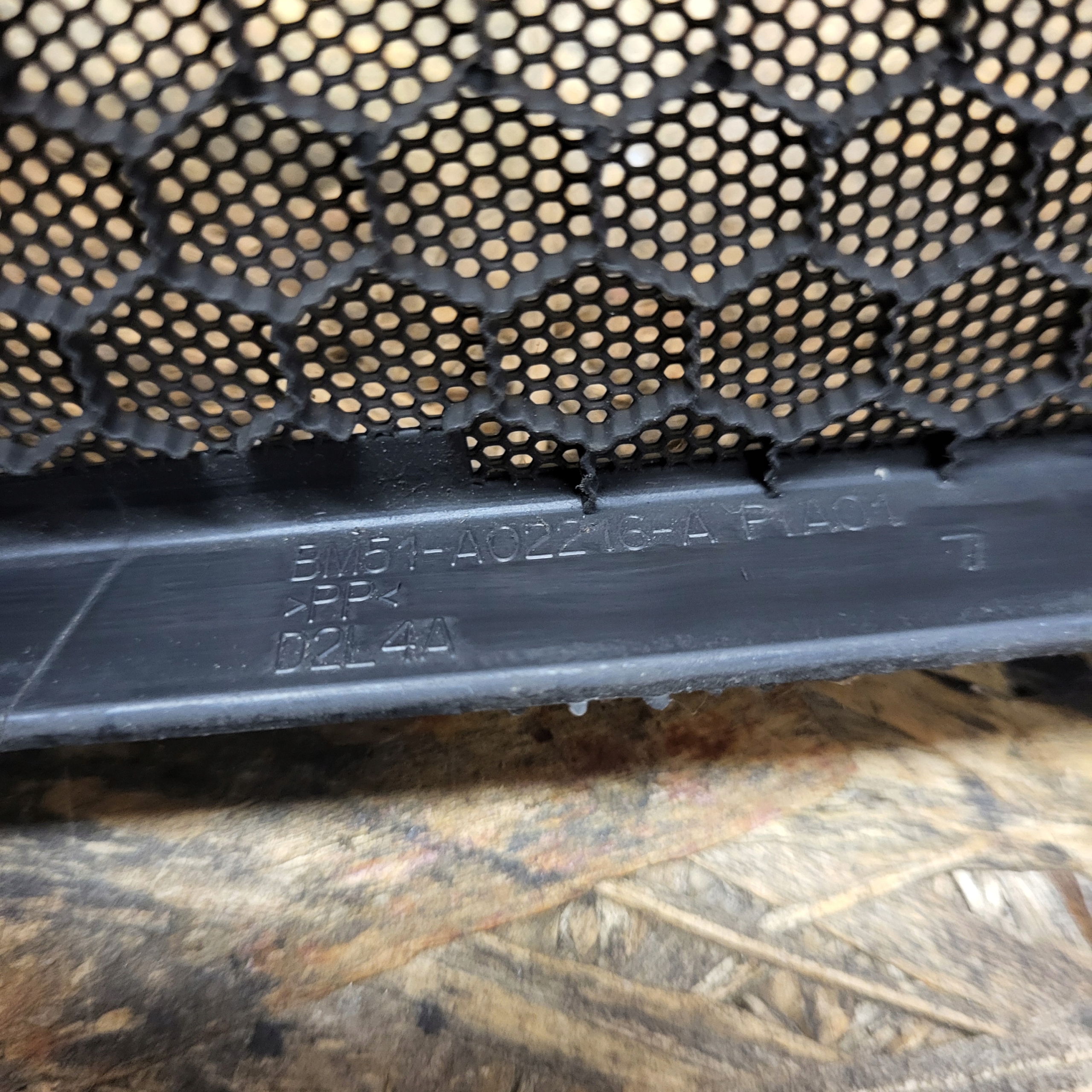 FORD FOCUS MK3 11-18r KOMBI HB grid under the window right RH