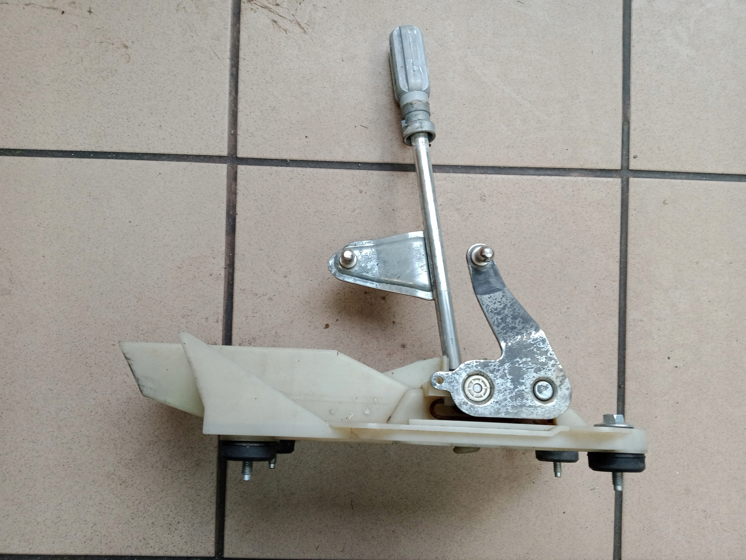 VOLVO C30 1,6D 06-12 MECHANIZM ZMIANY BIEGÓW