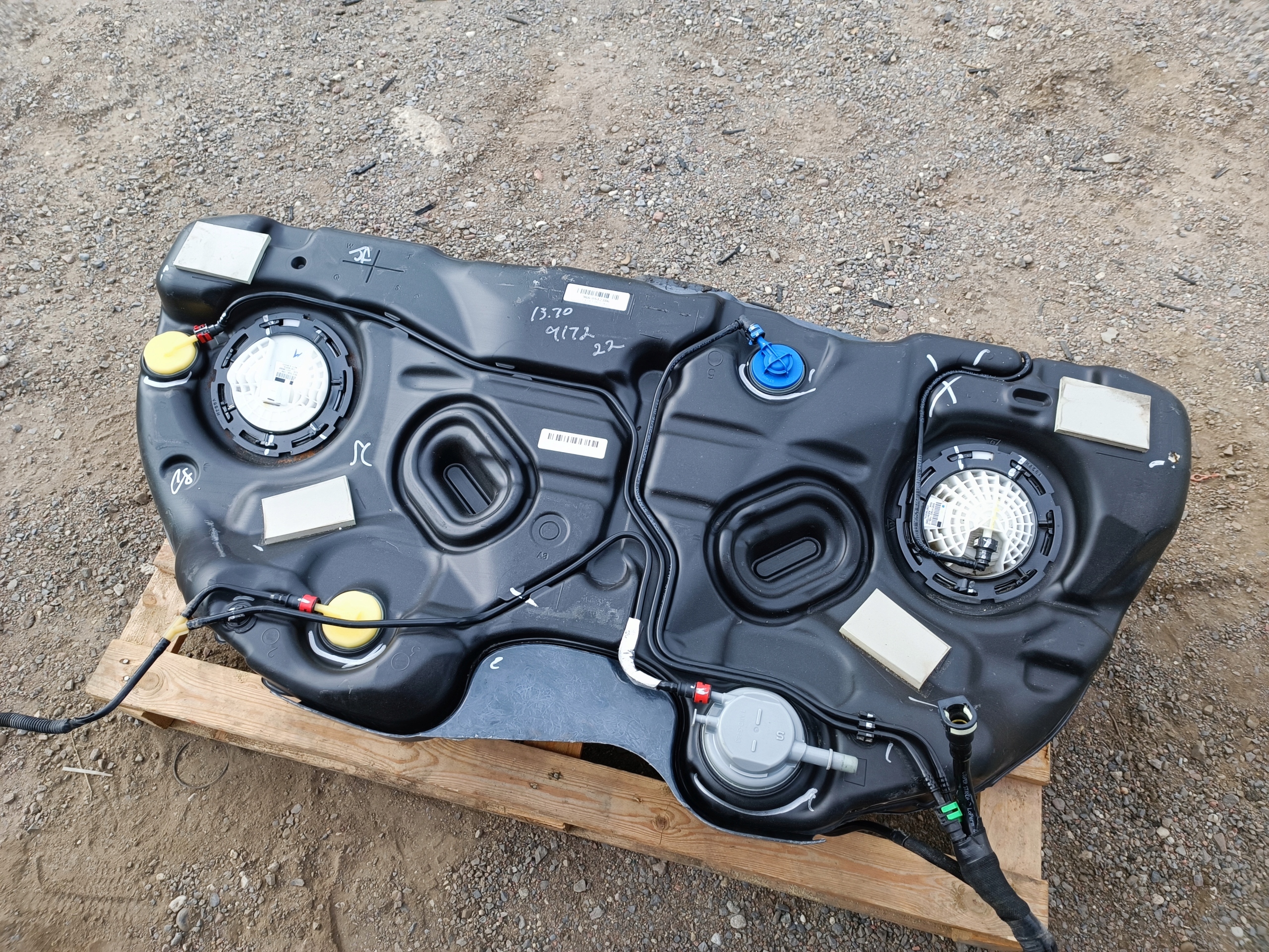 fuel tank tank complete pump Dodge Charger Challenger SRT 2015-2019
