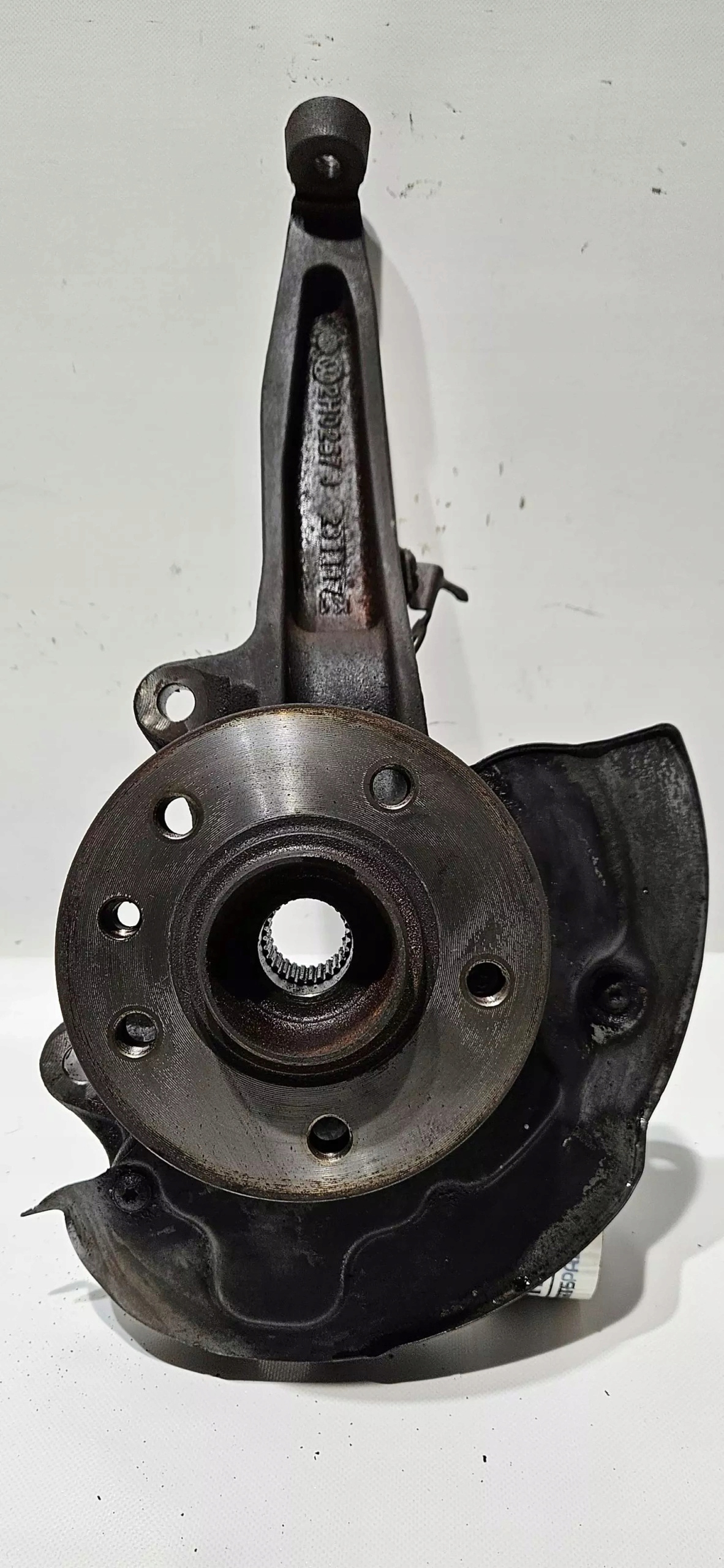 otoč čepu levý předek VW AMAROK 12-20 2.0TDI
