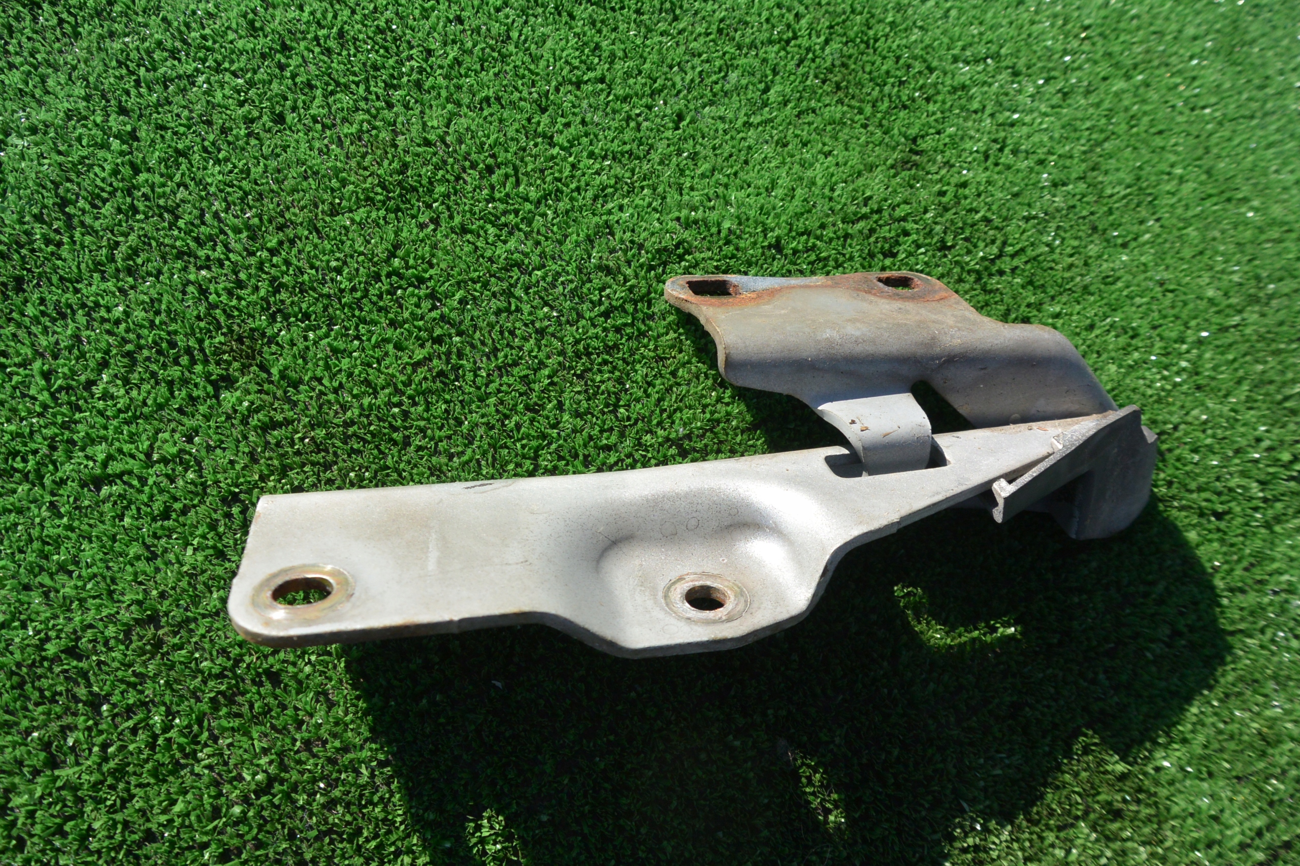 NISSAN MAXIMA A33 QX hinge bonnets left right KPL