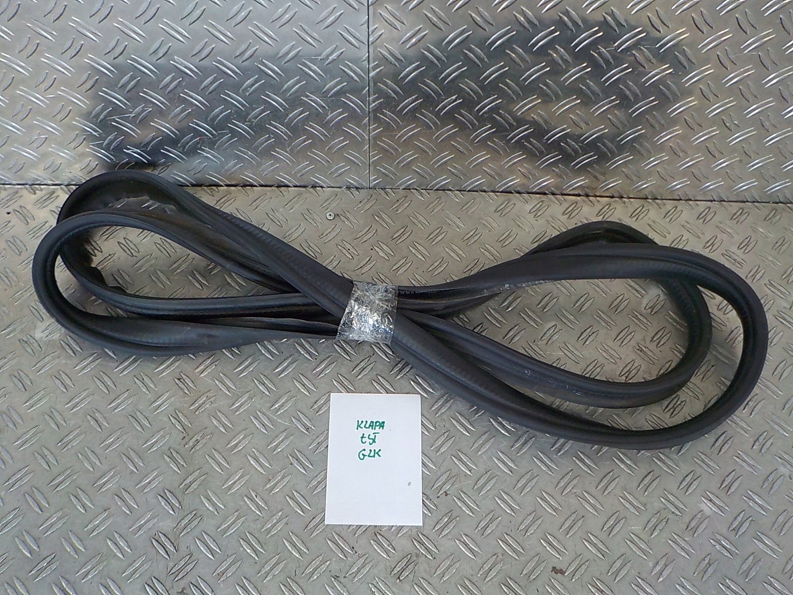 MERCEDES GLK X204 USZCZELKA KLAPA TYŁ