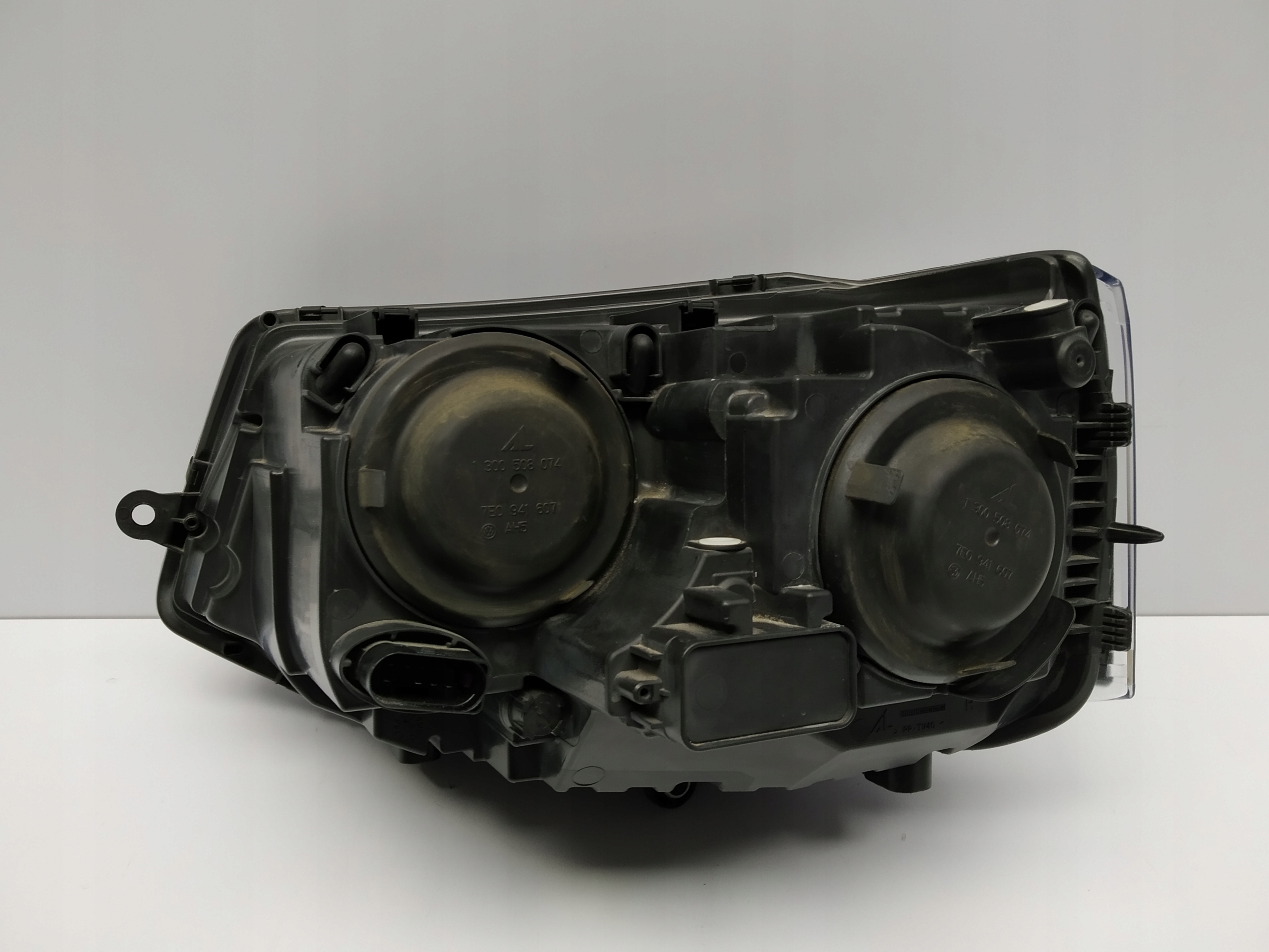 09+ Vw Transporter T5 lift reflektor light right Om 7E1941016R