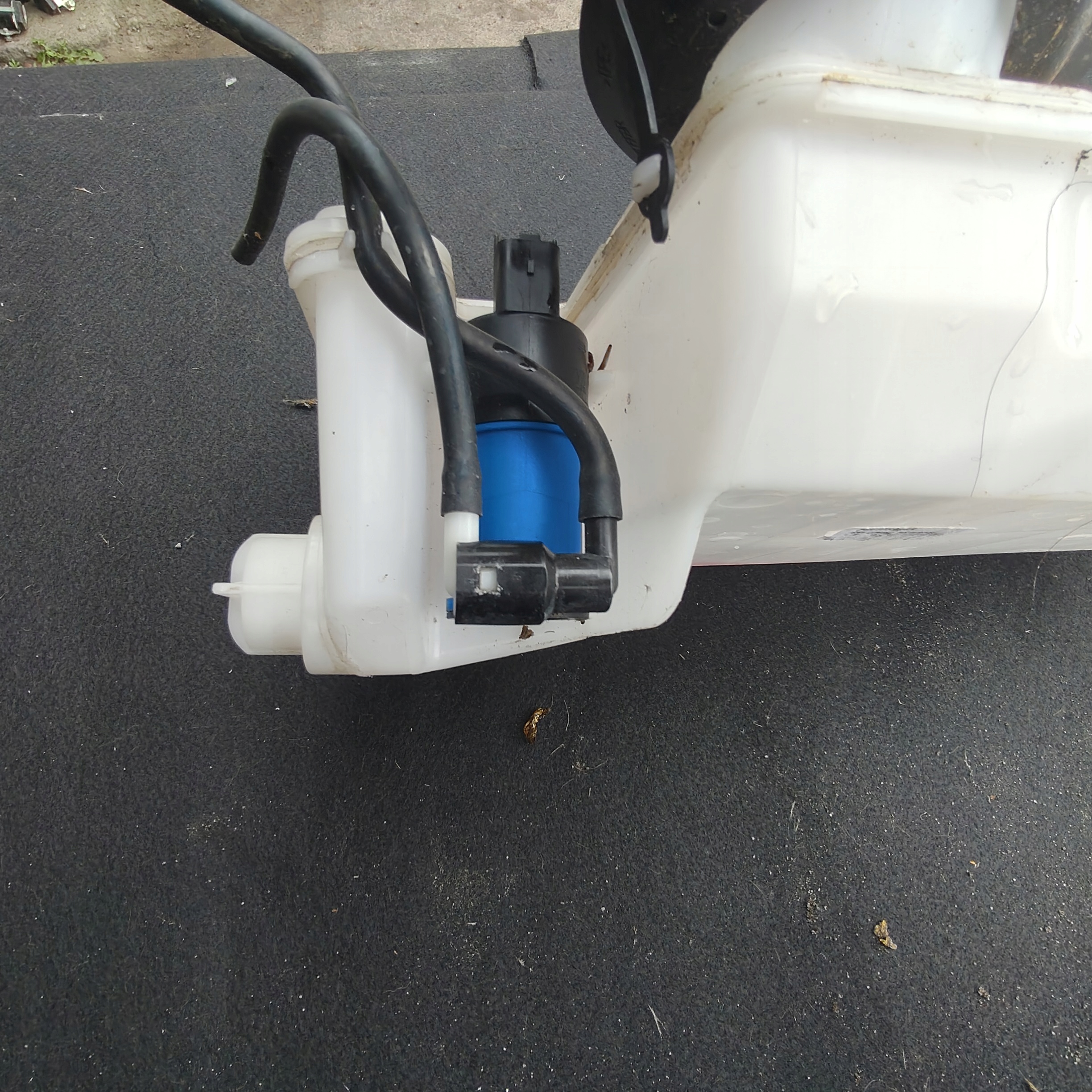 washer fluid tank DACIA SANDERO III