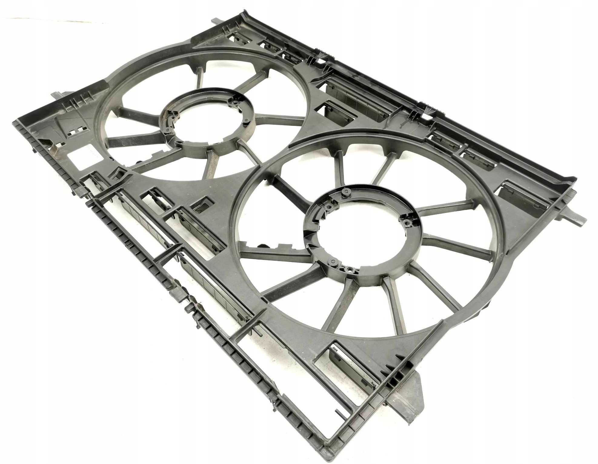 obal ventylátora AUDI A4 A5 8W Q5 8W0121003C