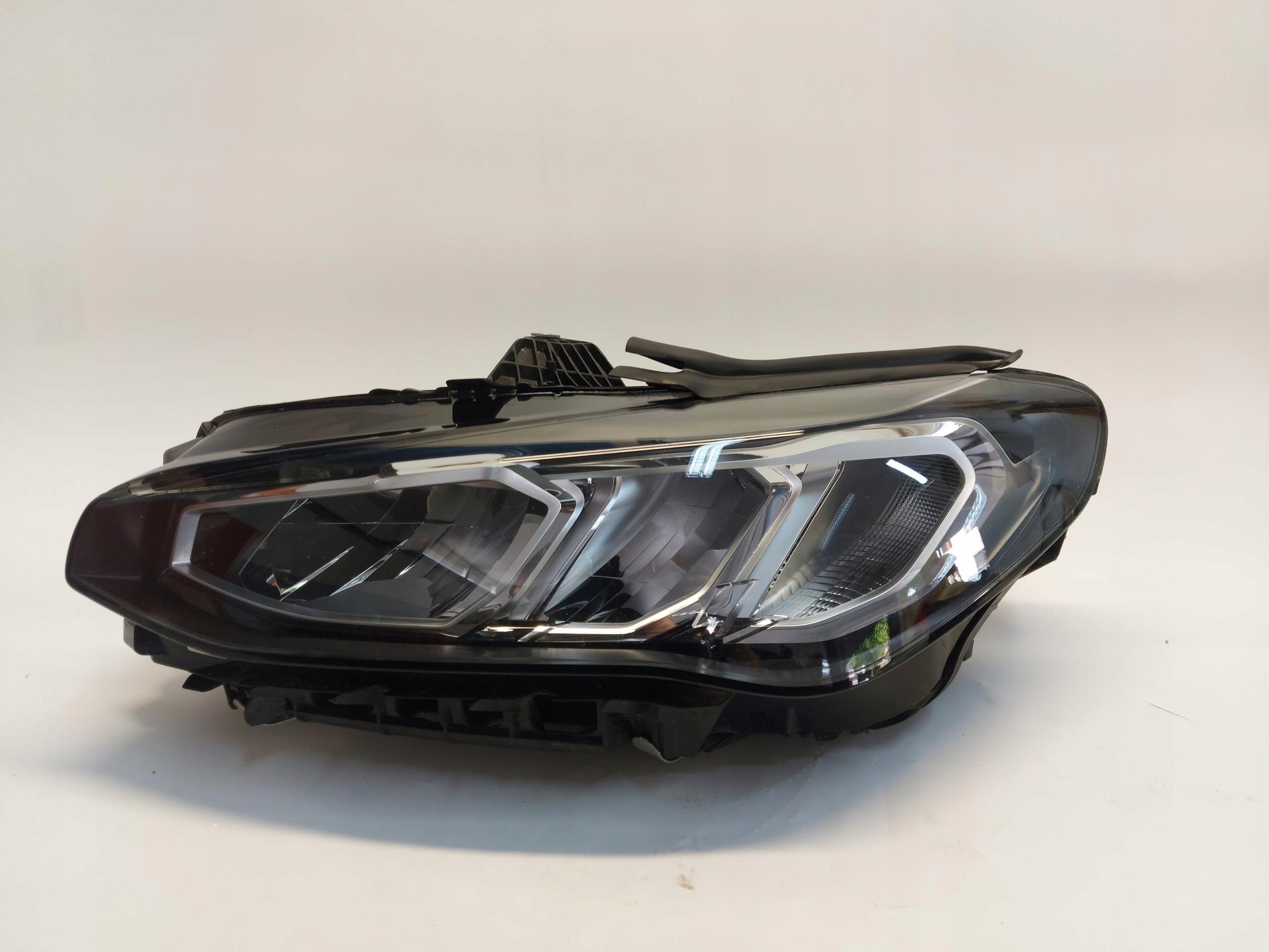 BMW U06 200i light reflektor LED front left RHD UK 5A42245