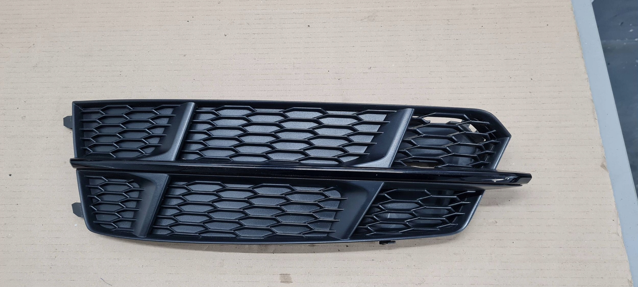A6 C7 4G LIFT grid of a bumper left left front SLINE black 4G0807681AN