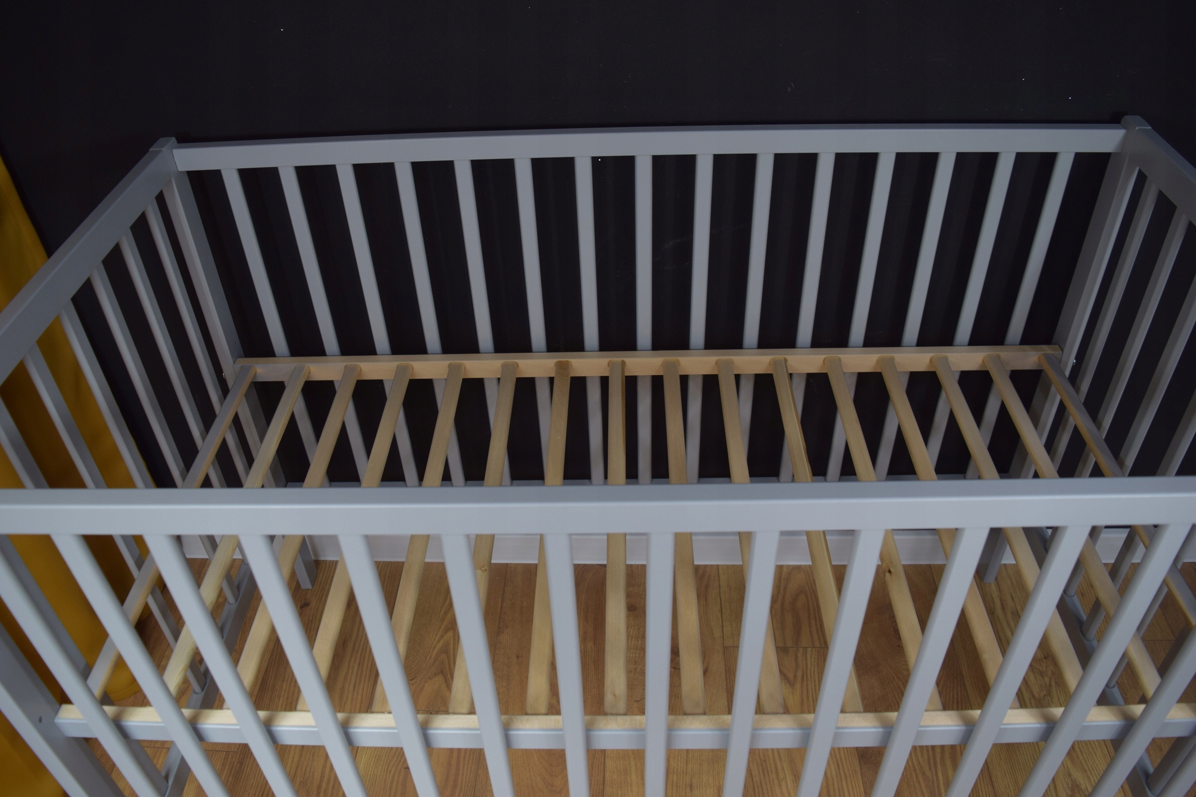 Łóżeczko b/sz MAŁGOSIA SZARA Bohater brak